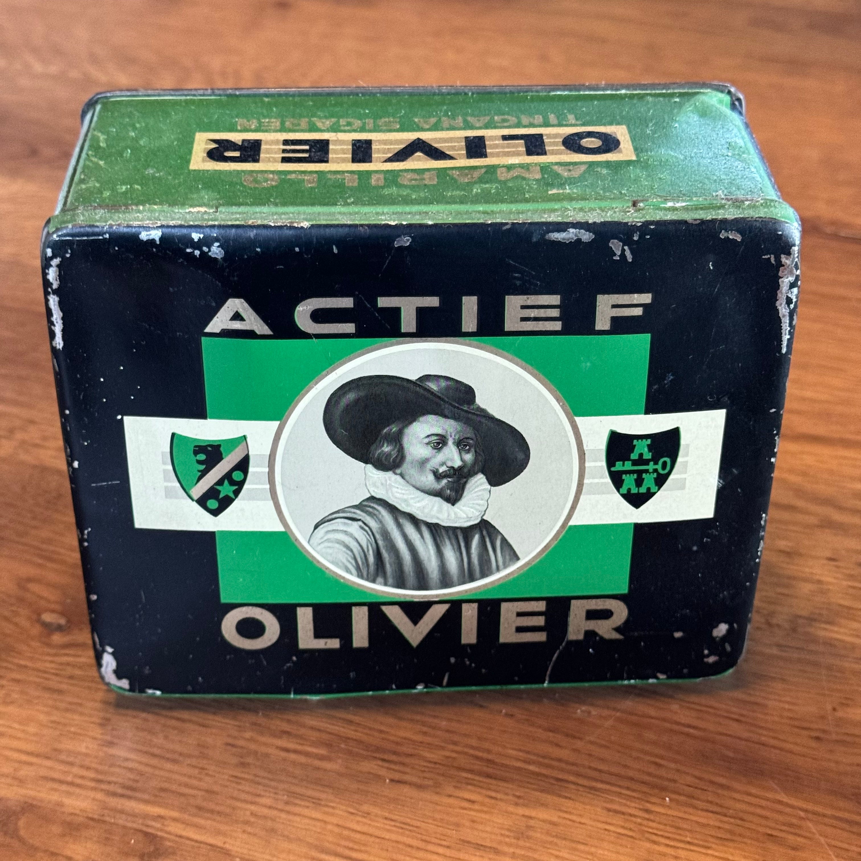 Olivier Amarillo Tingana Sigarenblik The Collectionist