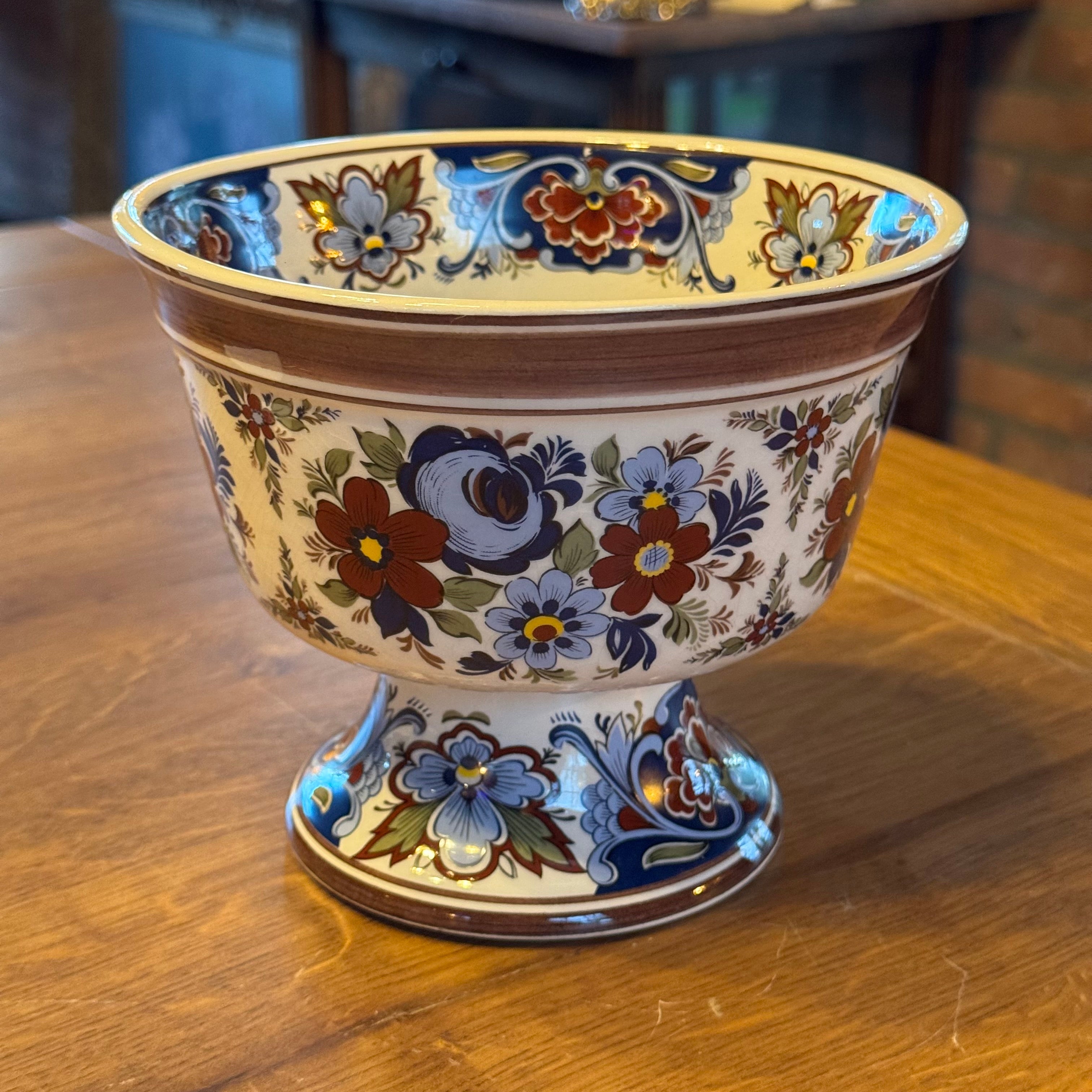 Alte holländische Töpferwaren zu Fuß – Bunte, handbemalte Schale