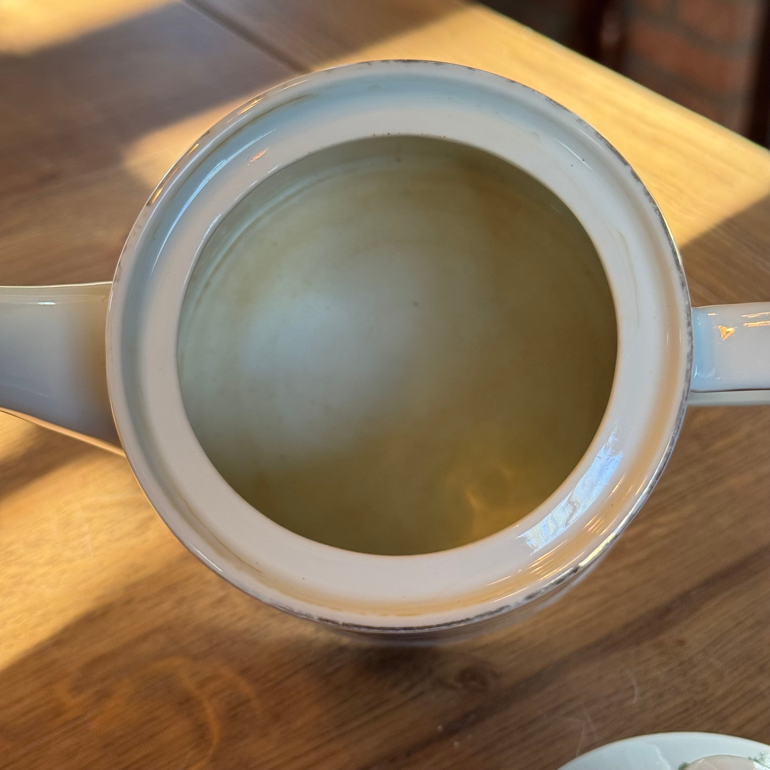 Wawel-Porzellan-Teekanne – Polen – florales Dekor mit Goldakzenten