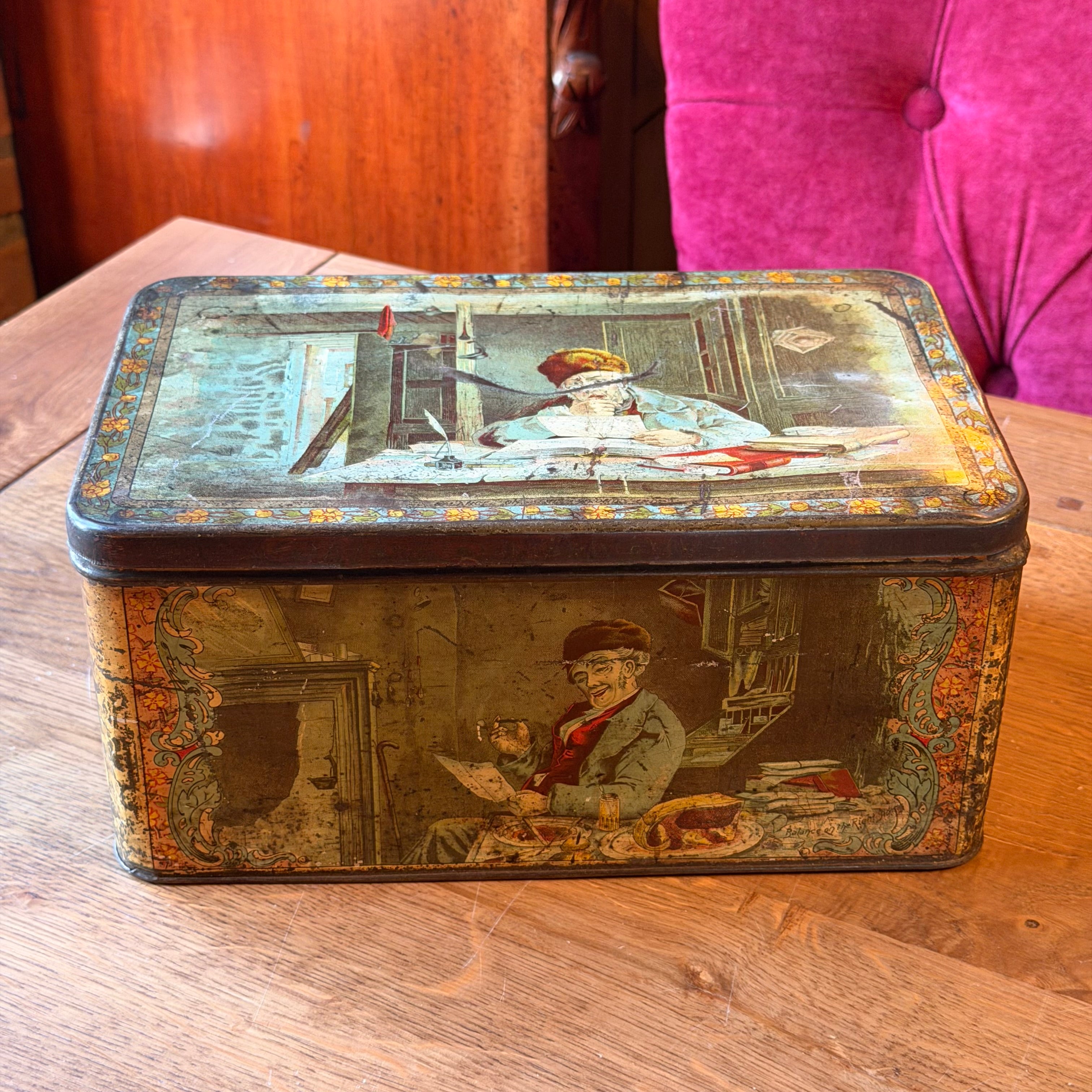 Groot antiek decoratief blik met verhalende illustraties – rechthoekig