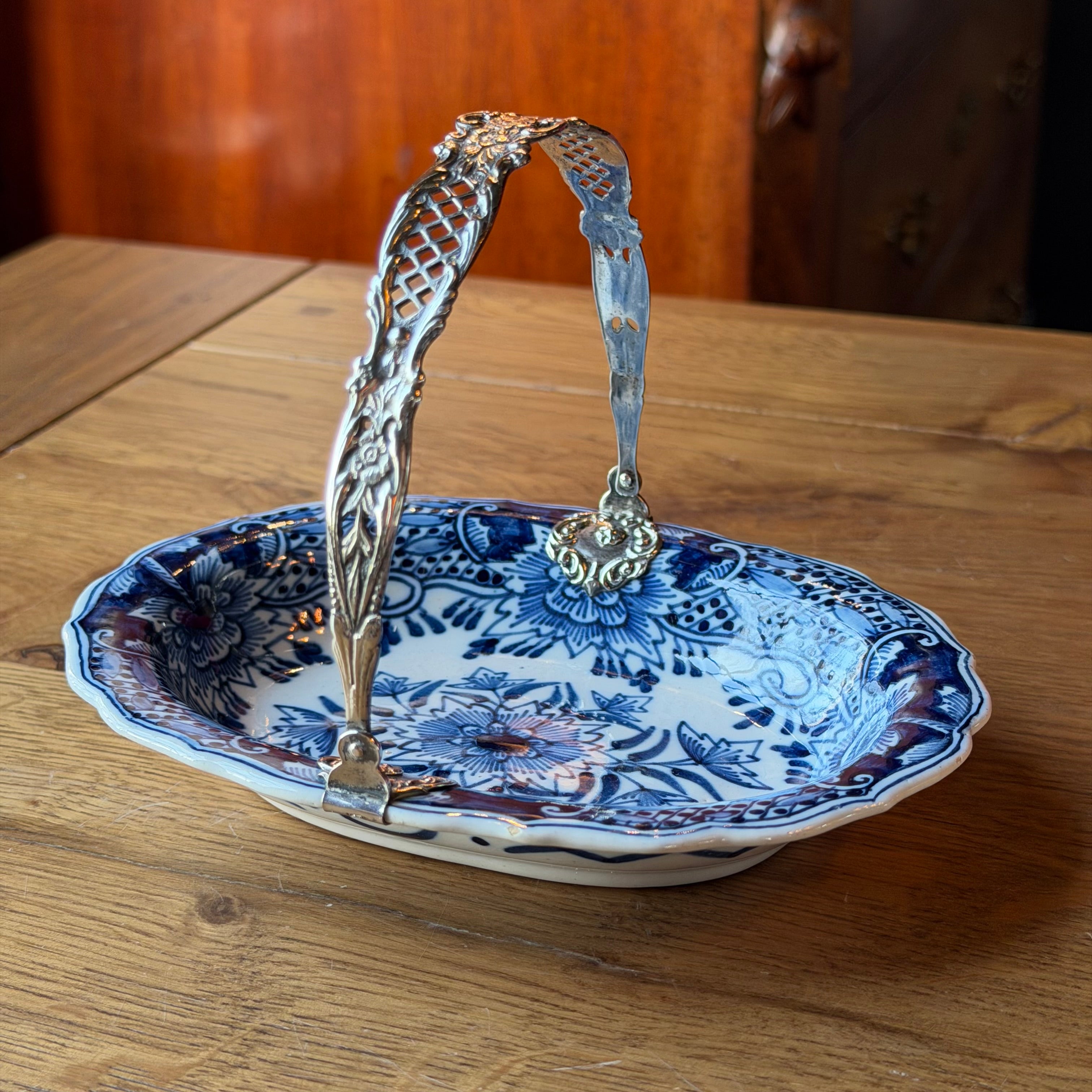 Antiek Makkum Bonbonschaaltje met Zilveren Montuur (834) – J&S – ca. 1906–1925