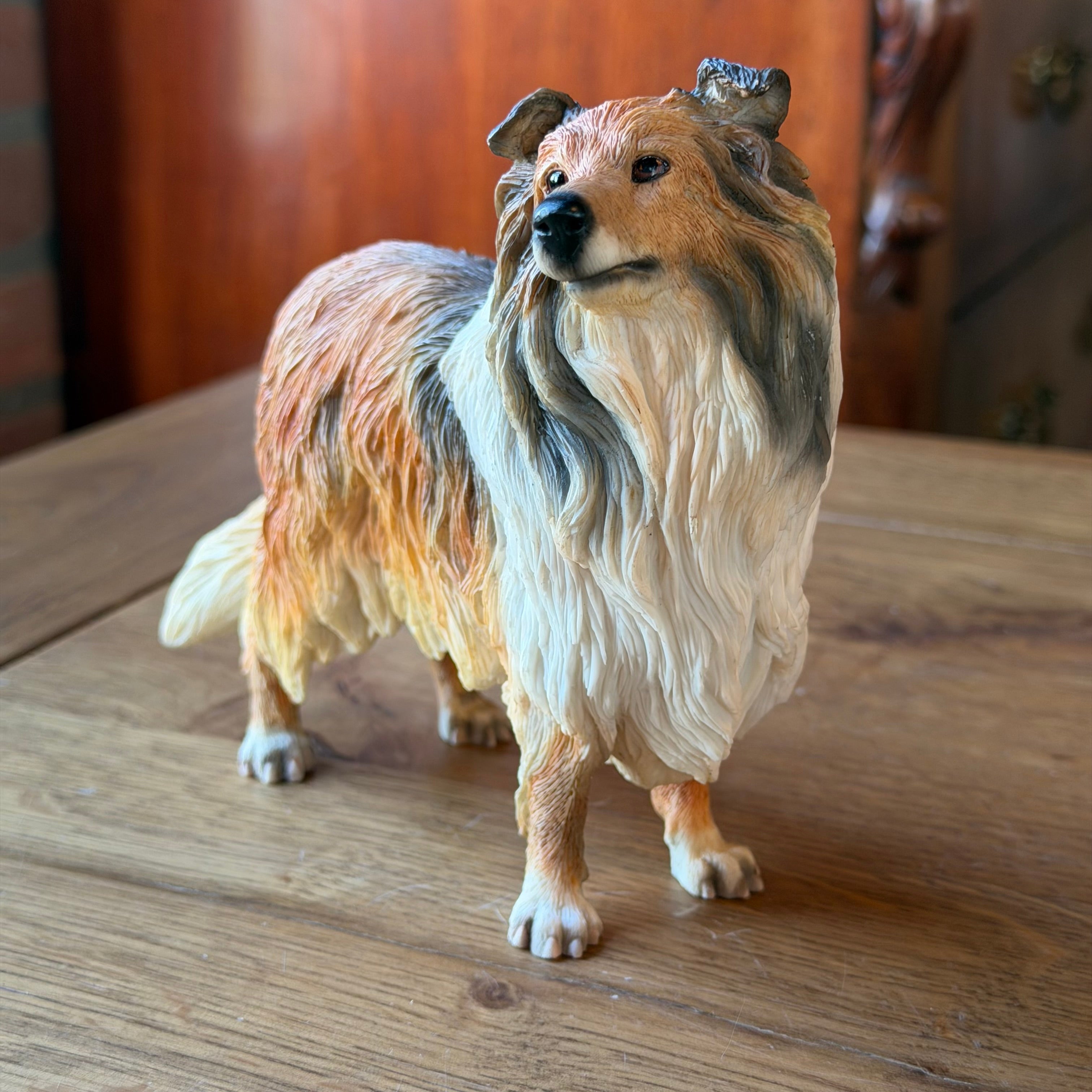 Collie-style dog sculpture – detailed vintage sculpture