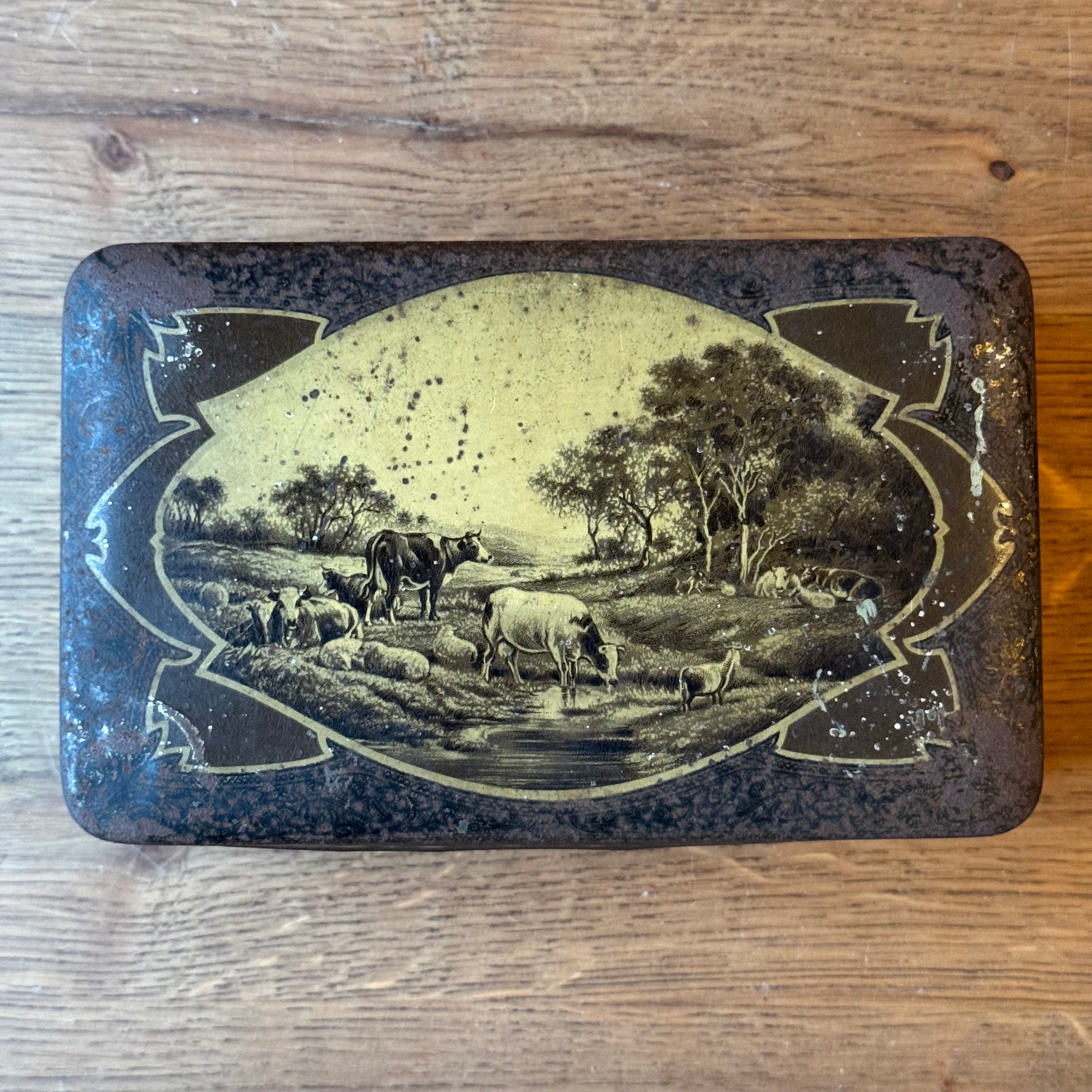 Antike Jamin-Dose mit ländlichem Motiv – rechteckige Keksdose