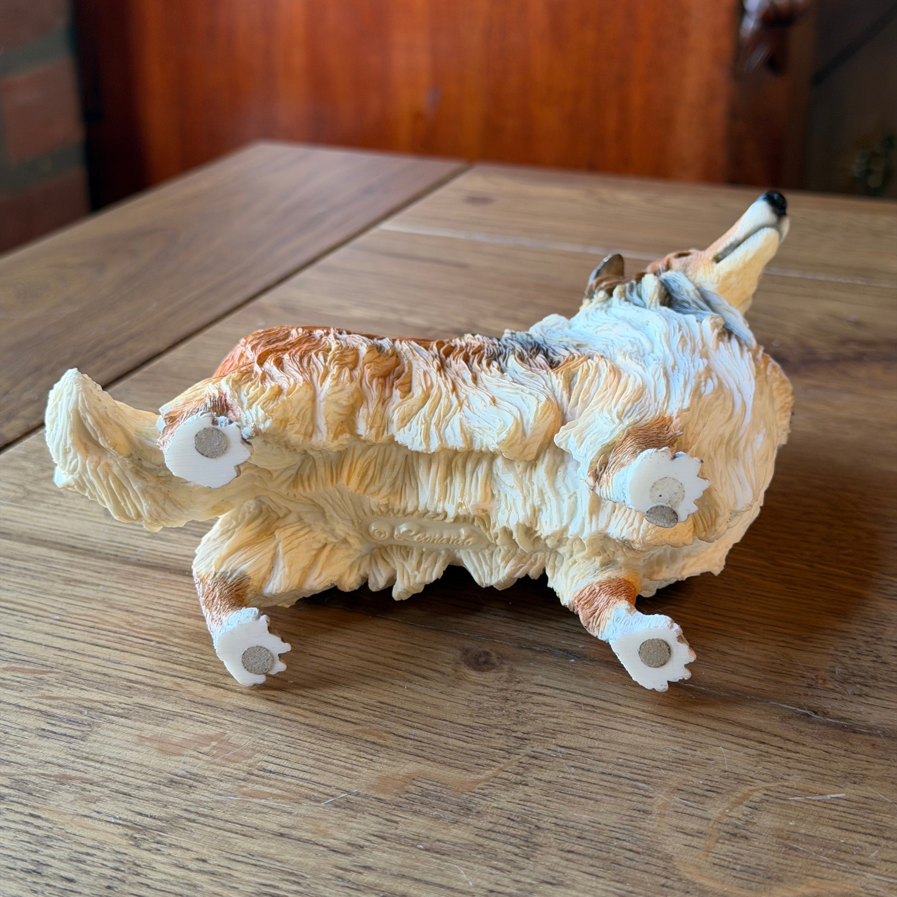 Collie-style dog sculpture – detailed vintage sculpture