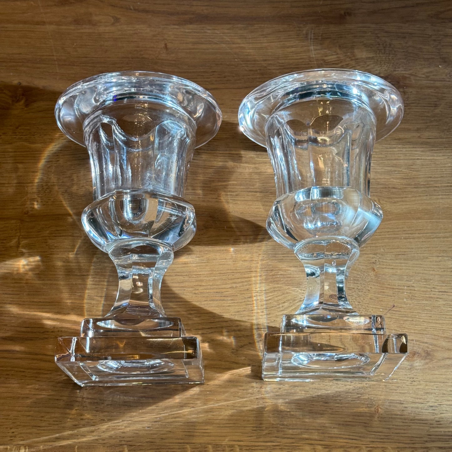 Set aus 2 schweren Kristallleuchtern – neoklassizistischer Stil, 19 cm, 20. Jahrhundert
