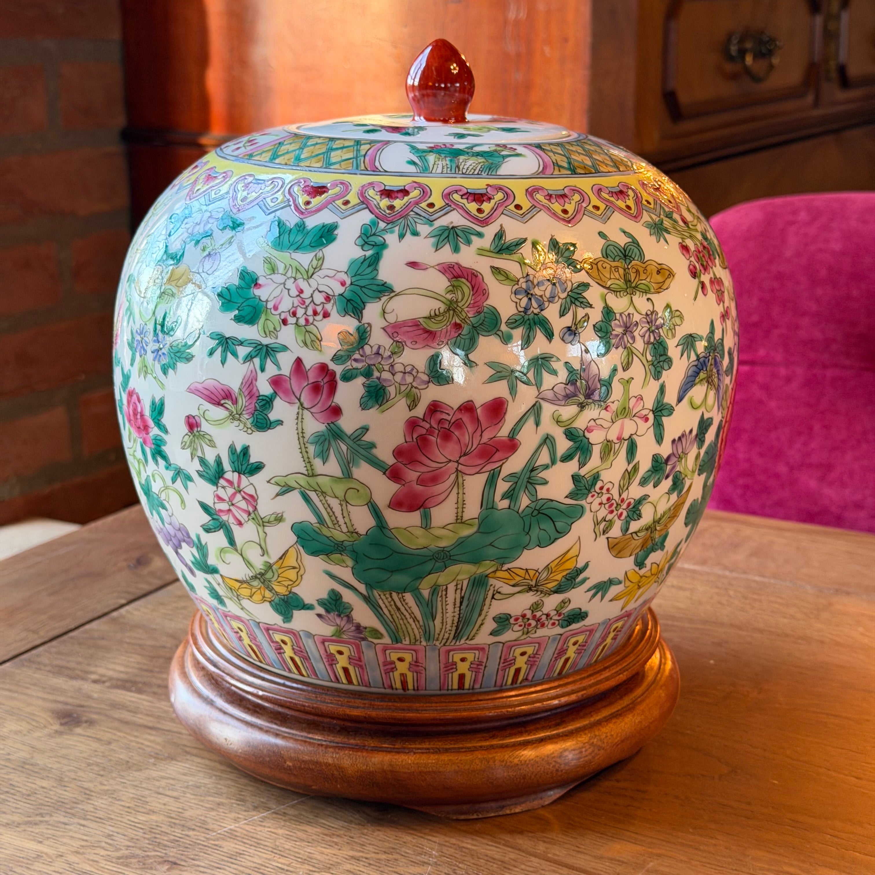 Paar Vintage Chinese Porseleinen Dekselpotten met Bloemen & Vogels – Famille Rose Stijl