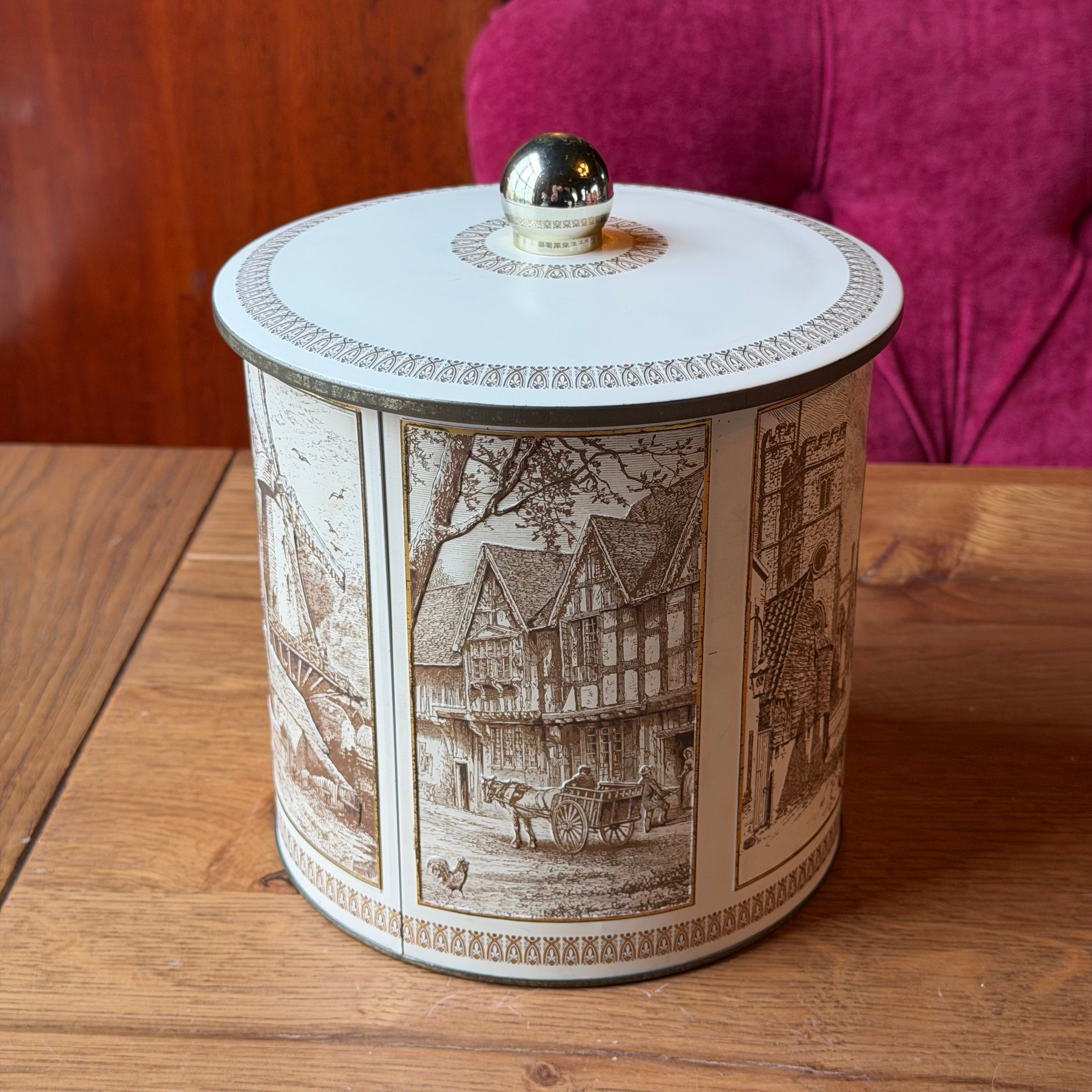 Vintage Engels Biscuit Barrel – Rond Koekblik met Vochtabsorberend Deksel