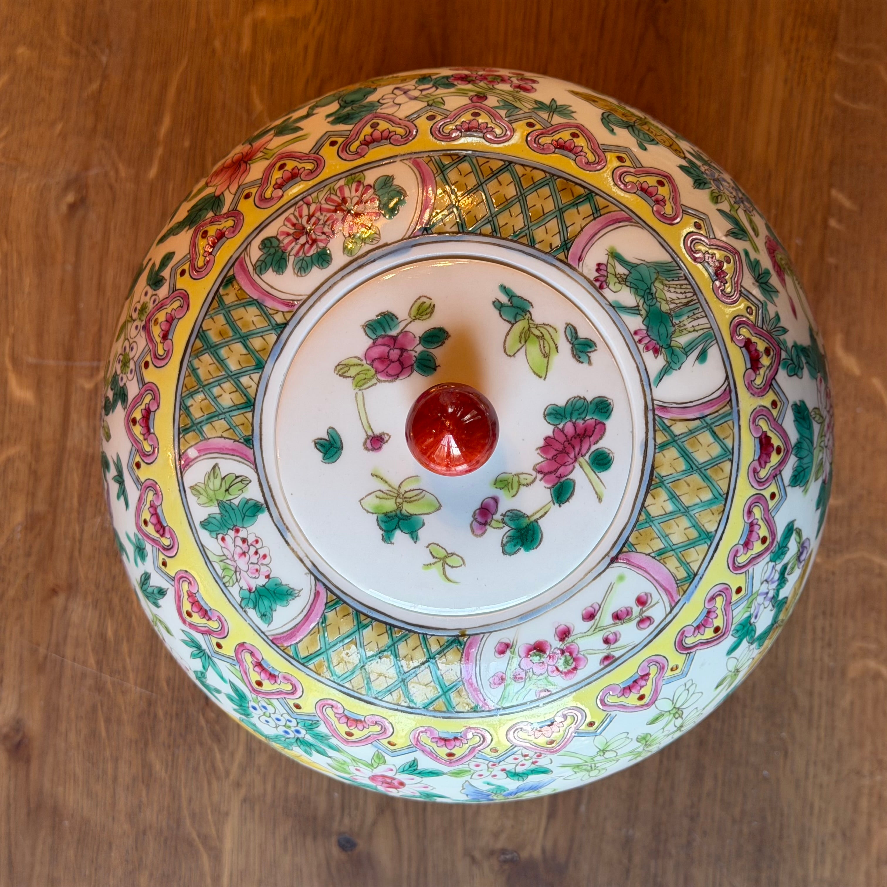 Paar Vintage Chinese Porseleinen Dekselpotten met Bloemen & Vogels – Famille Rose Stijl
