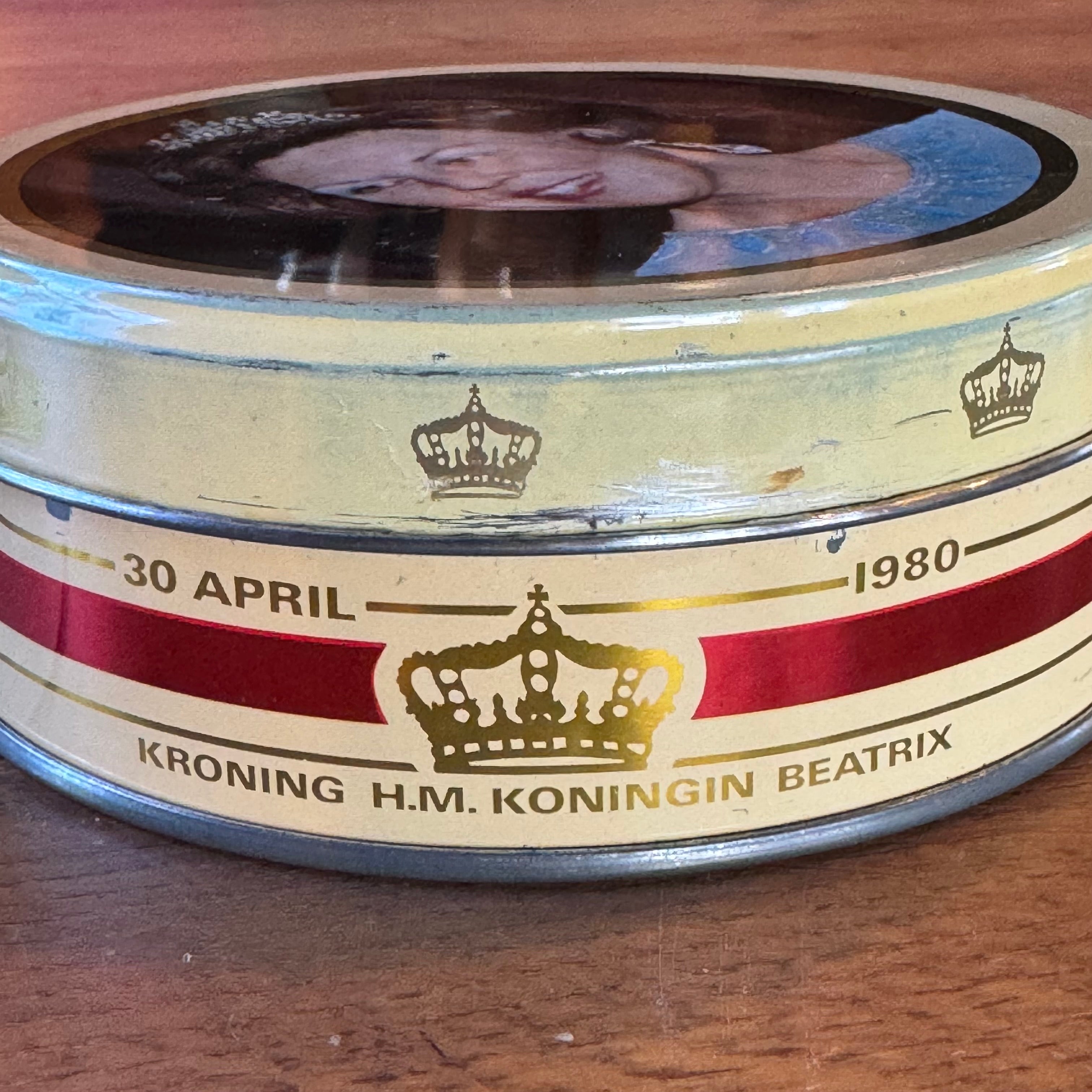 Commemorative tin 'Coronation of Queen Beatrix 1980' – Diesch Middelburg