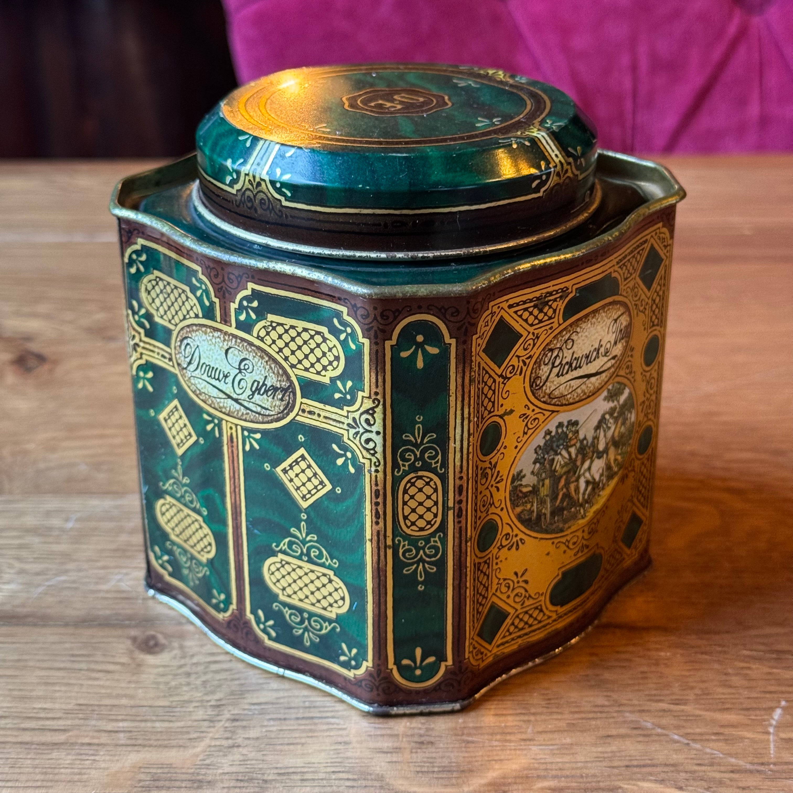 Vintage Douwe Egberts Pickwick Tea Tin – Green & Gold