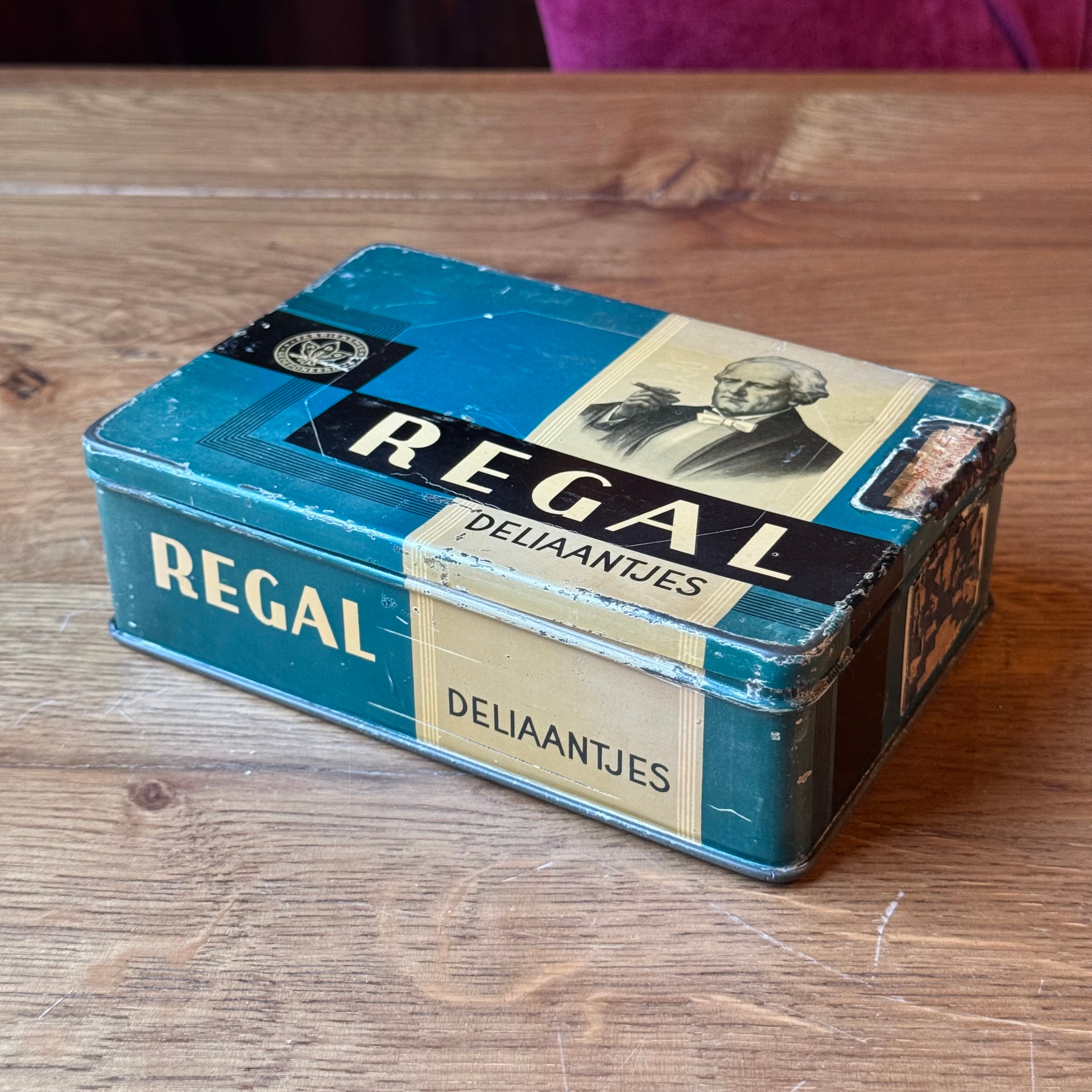 Vintage Regal Sigarenblik - Deliaantjes - Petrol Blauw & Portret (Jaren '50)