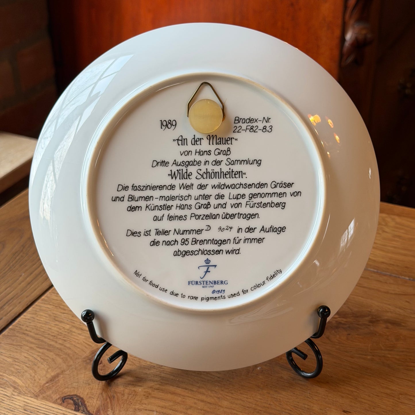 Fürstenberg wall plate An der Mauer (1989) – Hans Graß – Wilde Schönheiten