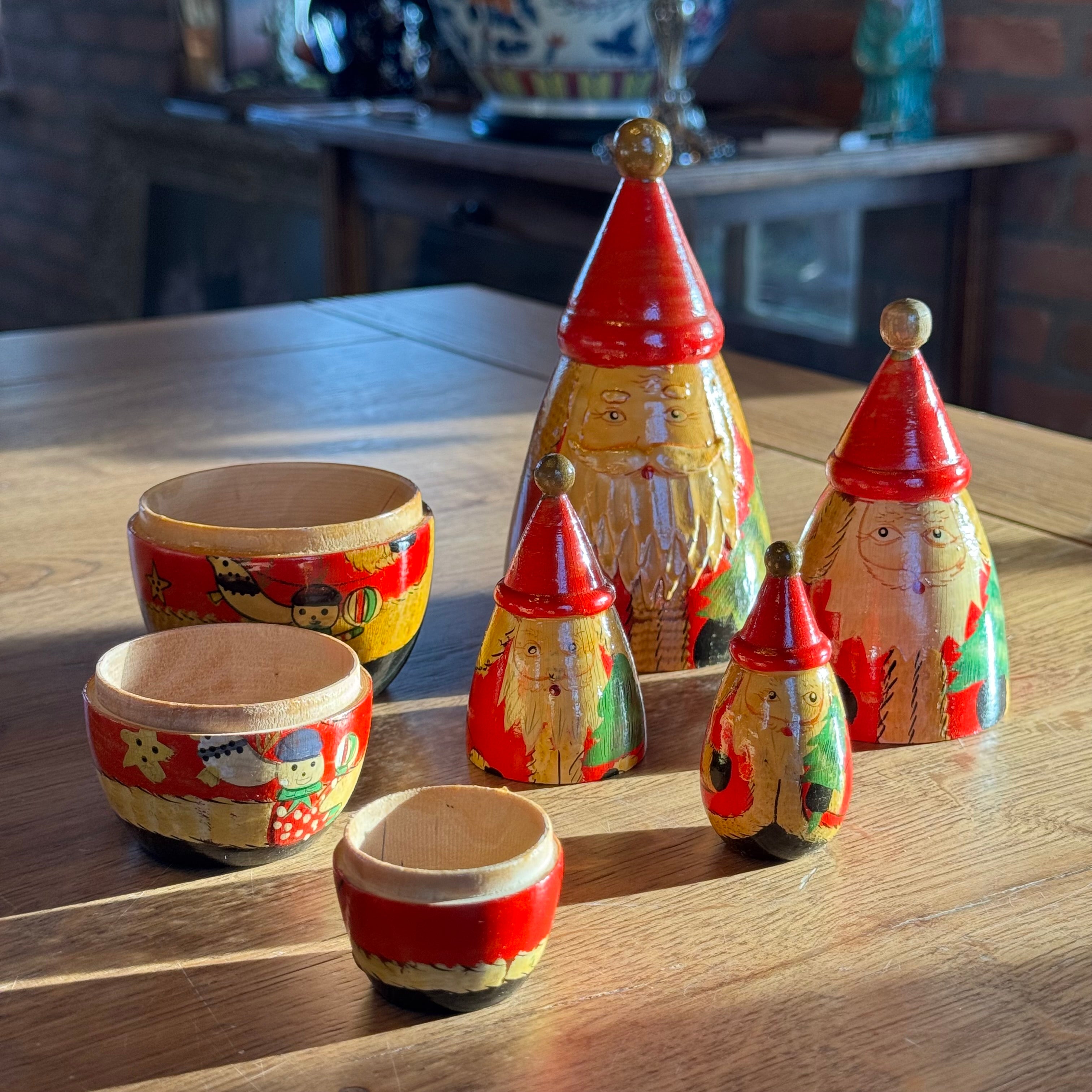 Set van 4 houten kerstdorpen Matroesjka kerstmannen – handbeschilderd