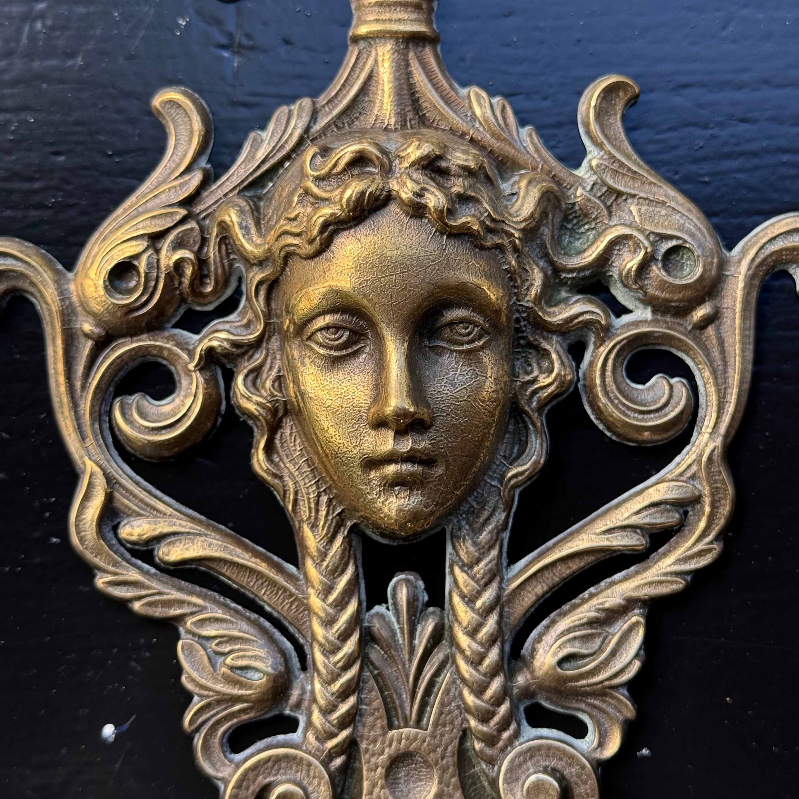 Twee Koperen Messing Medusa Wandhaken van VCR BREV - The Collectionist