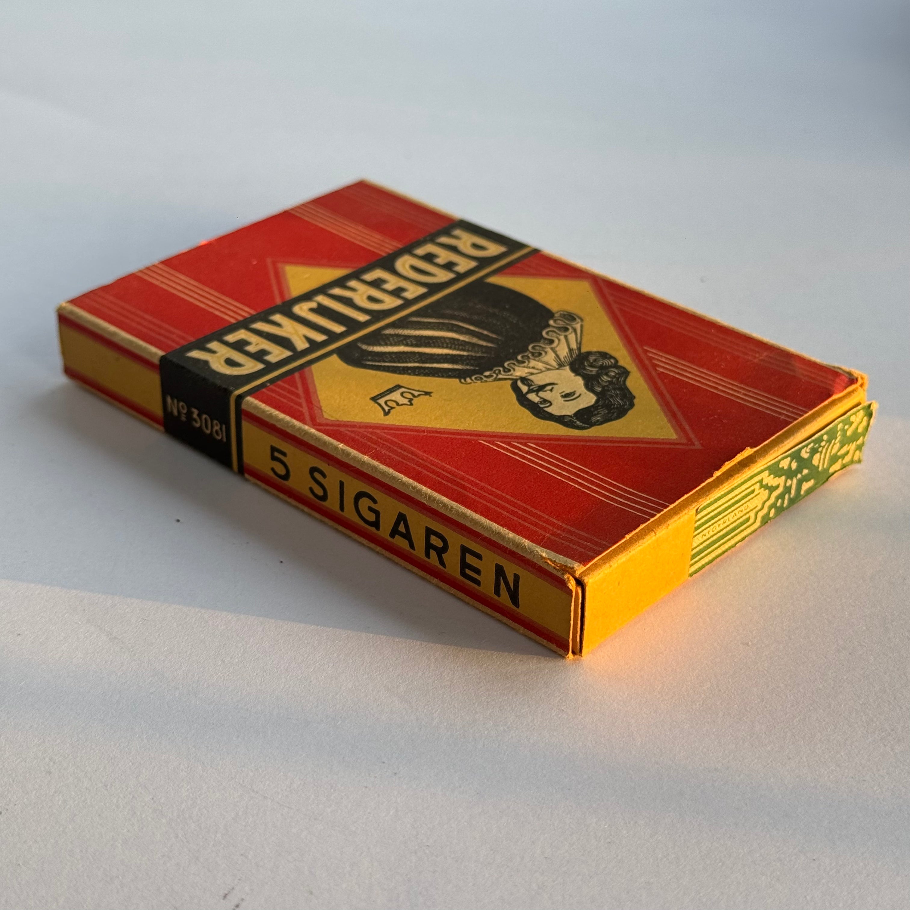 Schachtel mit Originalzigarren der Rederijker Zigarrenfabrik Valkenswaard