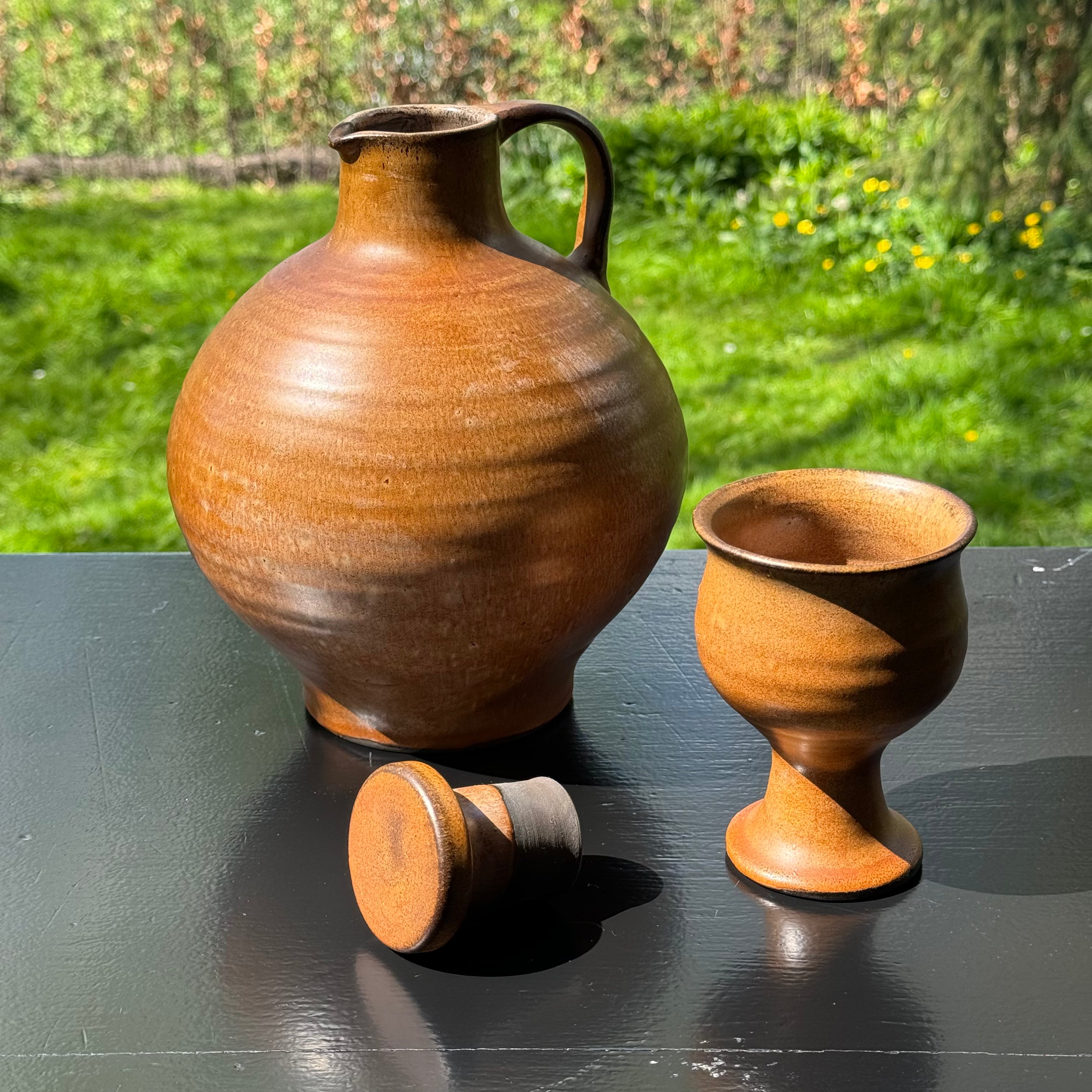 Kruik en beker van Ad Soesbergen - The Collectionist