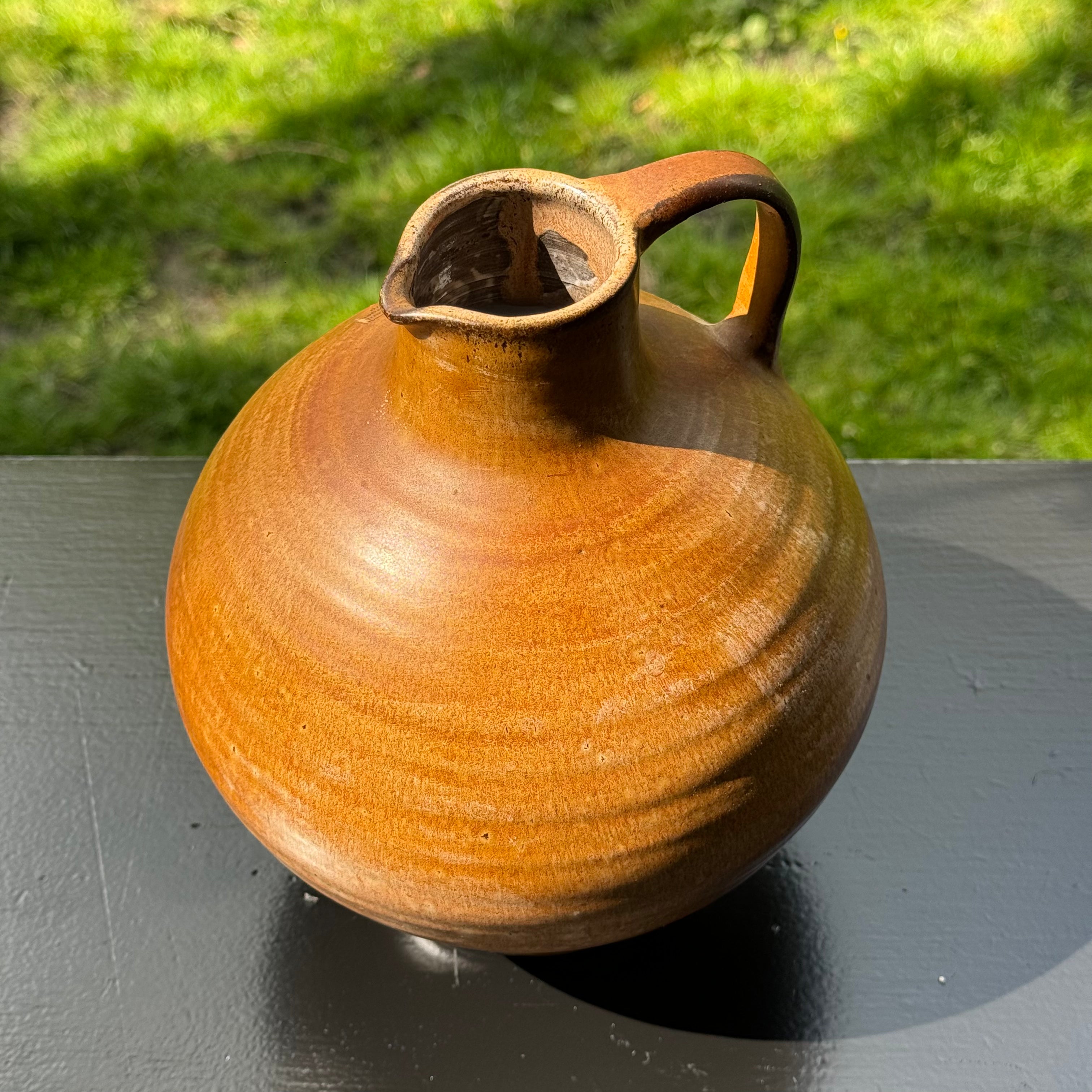 Kruik en beker van Ad Soesbergen - The Collectionist