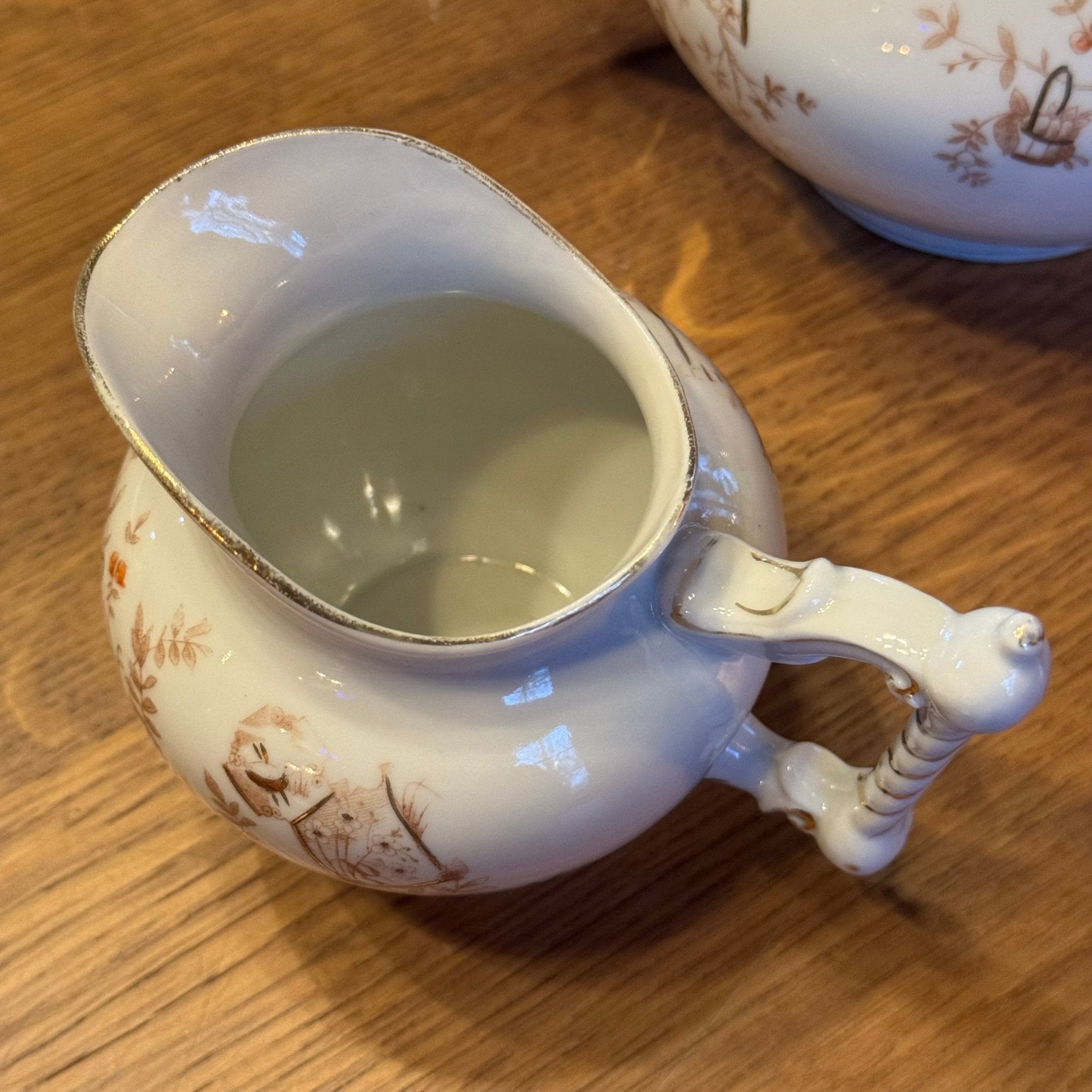 Antiek 4 - delig porseleinen theeservies met roodbruine Japanse motieven – ca. 1900–1930 - The Collectionist