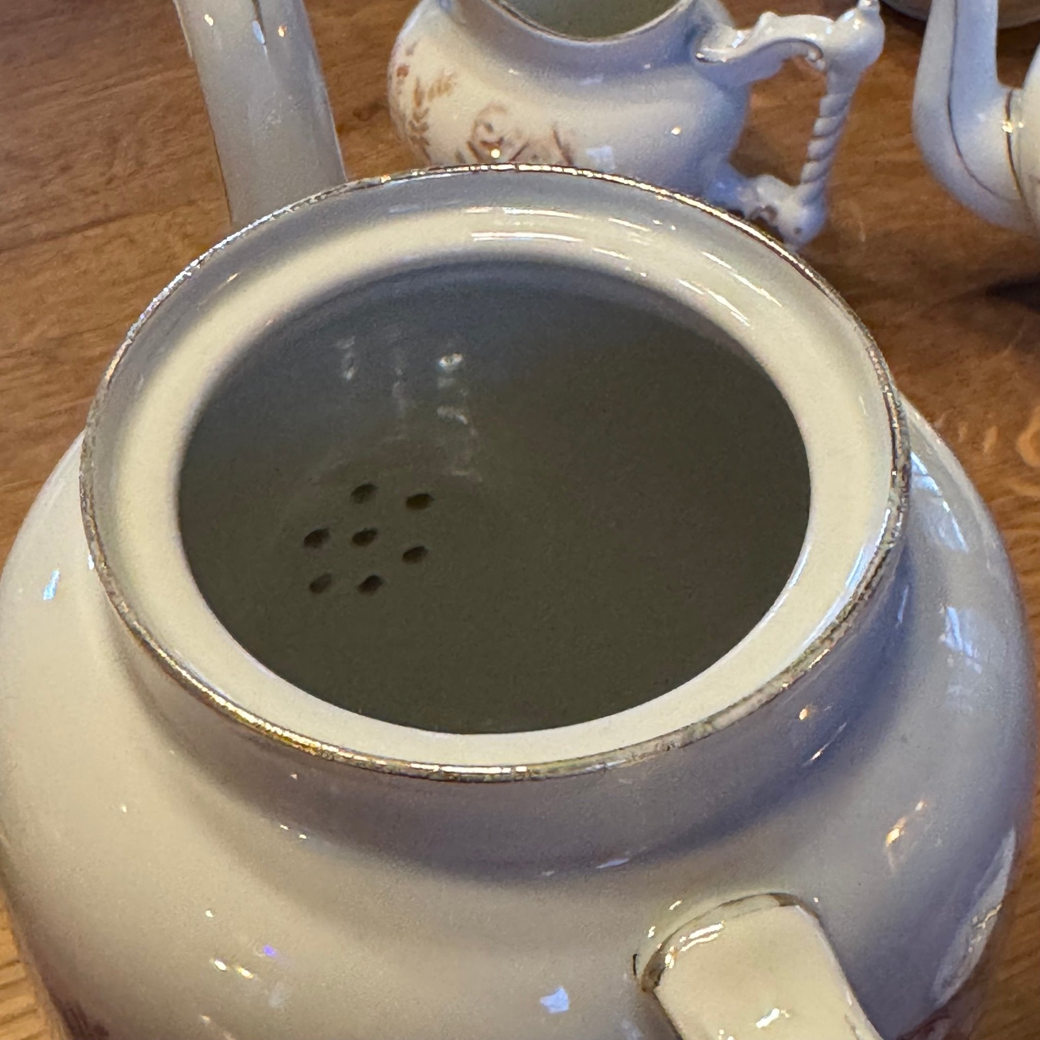 Antiek 4 - delig porseleinen theeservies met roodbruine Japanse motieven – ca. 1900–1930 - The Collectionist