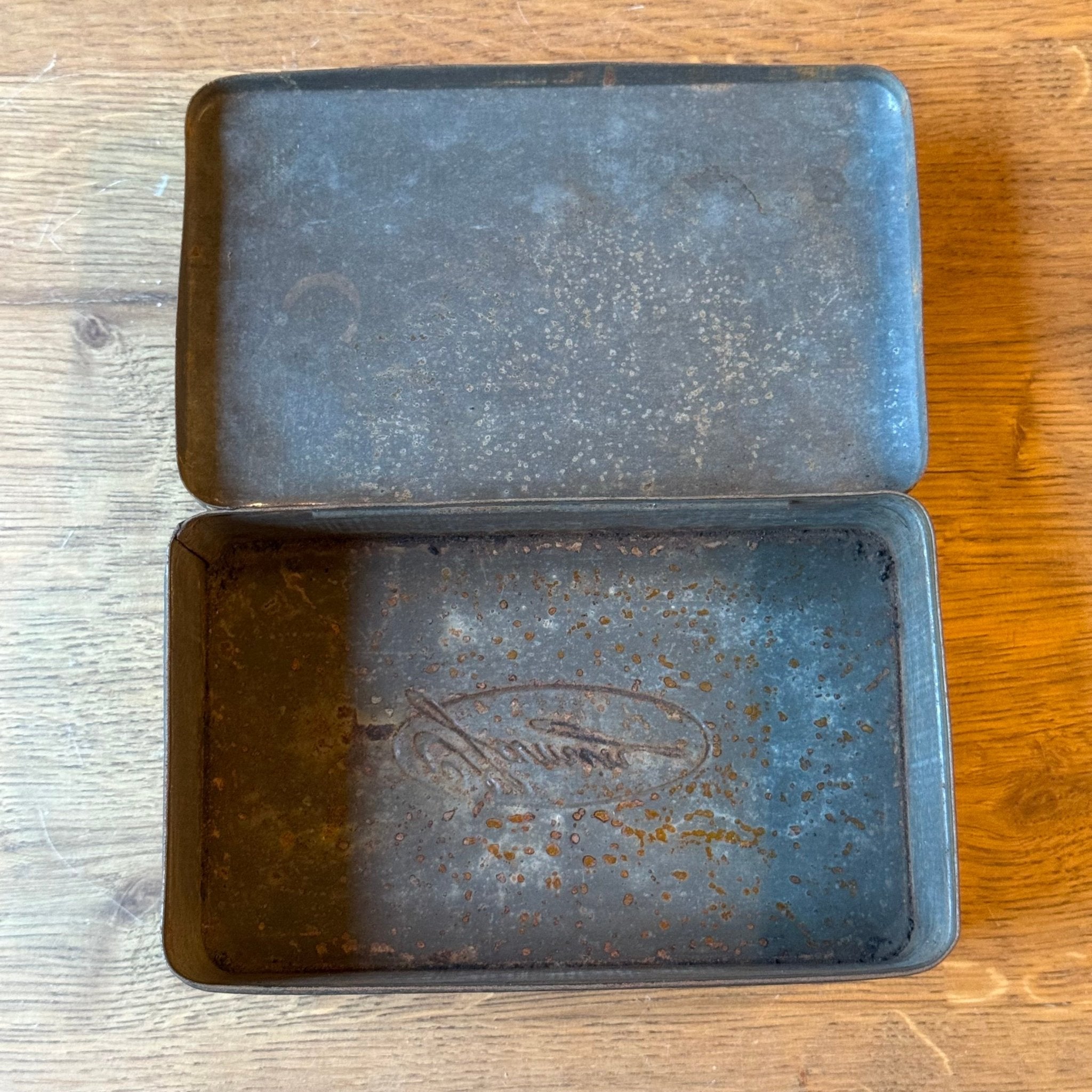 Antiek Jamin blik met landelijke scène – rechthoekig koekblik - The Collectionist