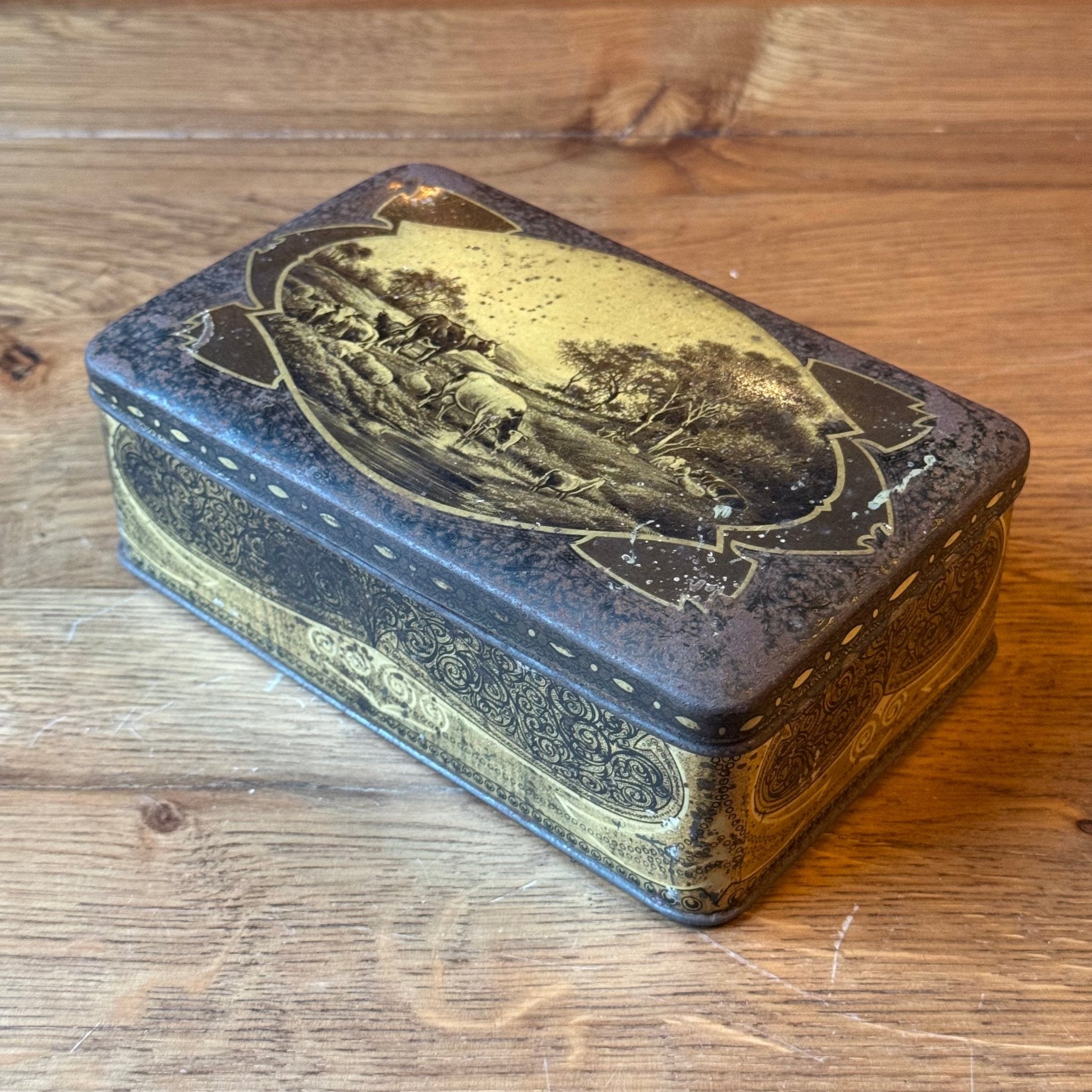 Antiek Jamin blik met landelijke scène – rechthoekig koekblik - The Collectionist