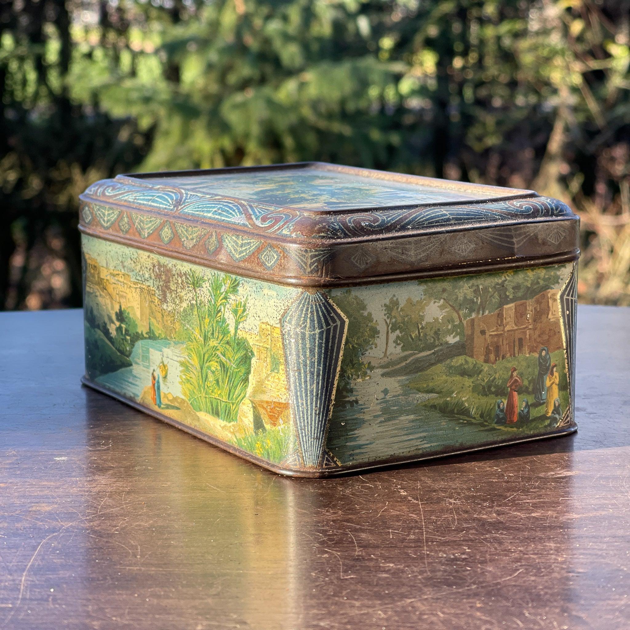 Antiek rechthoekig metalen blik met scharnierdeksel en landschapsdecor - The Collectionist