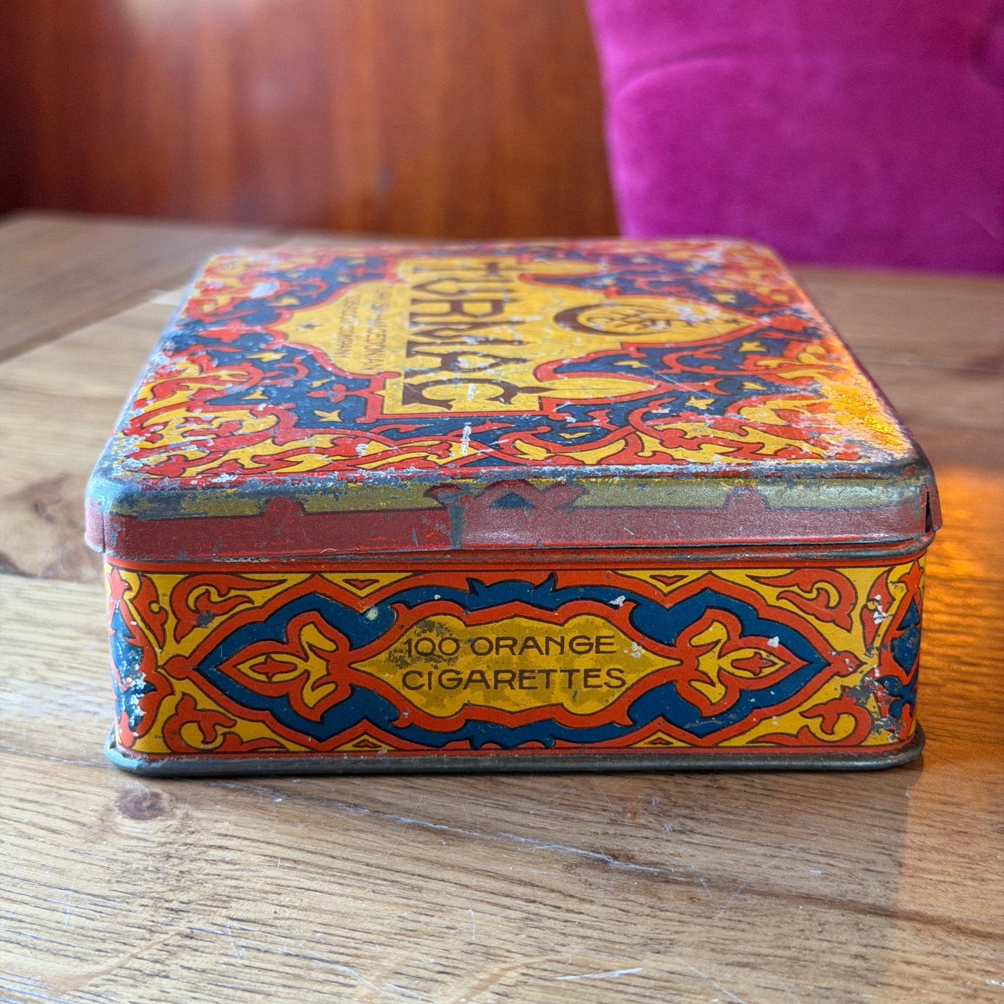 Antiek TUBMAC Sigarettenblik – Turkish Macedonian Tobacco Company – 100 Cigarettes