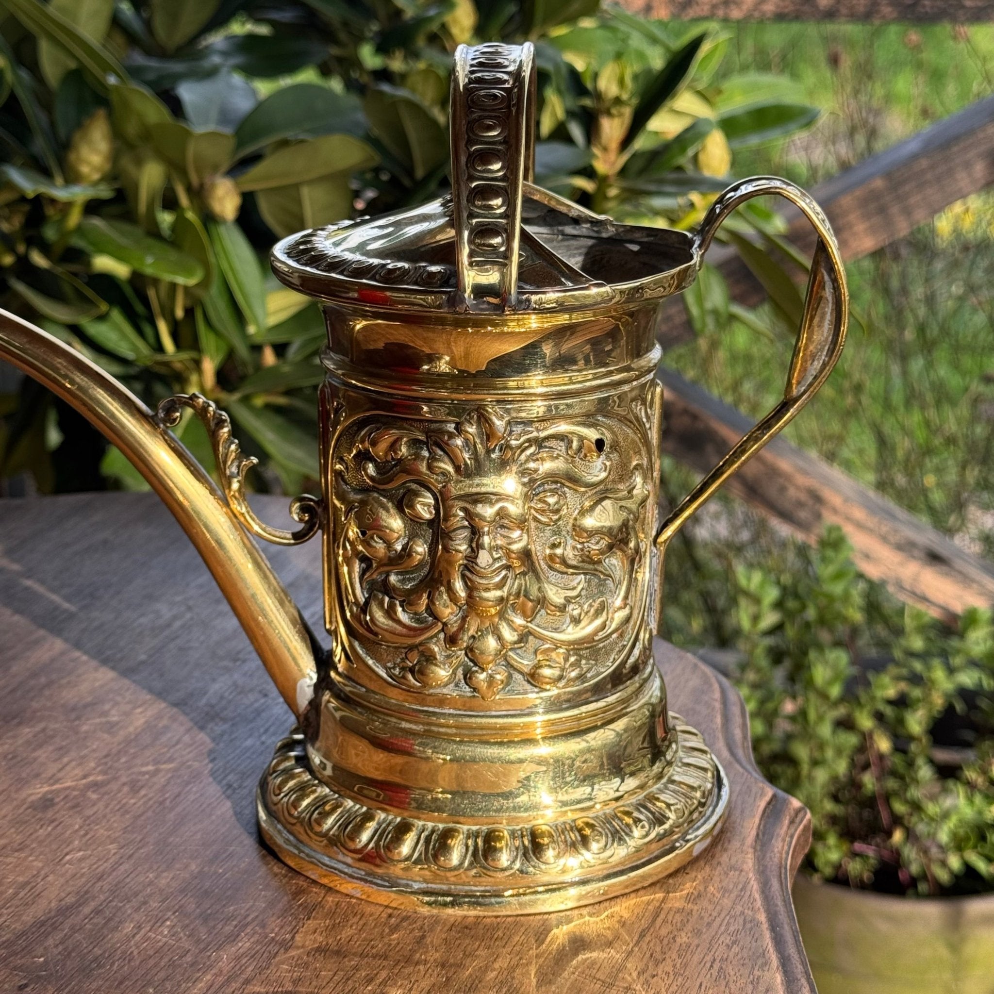 Antieke Messing Gieter - The Collectionist