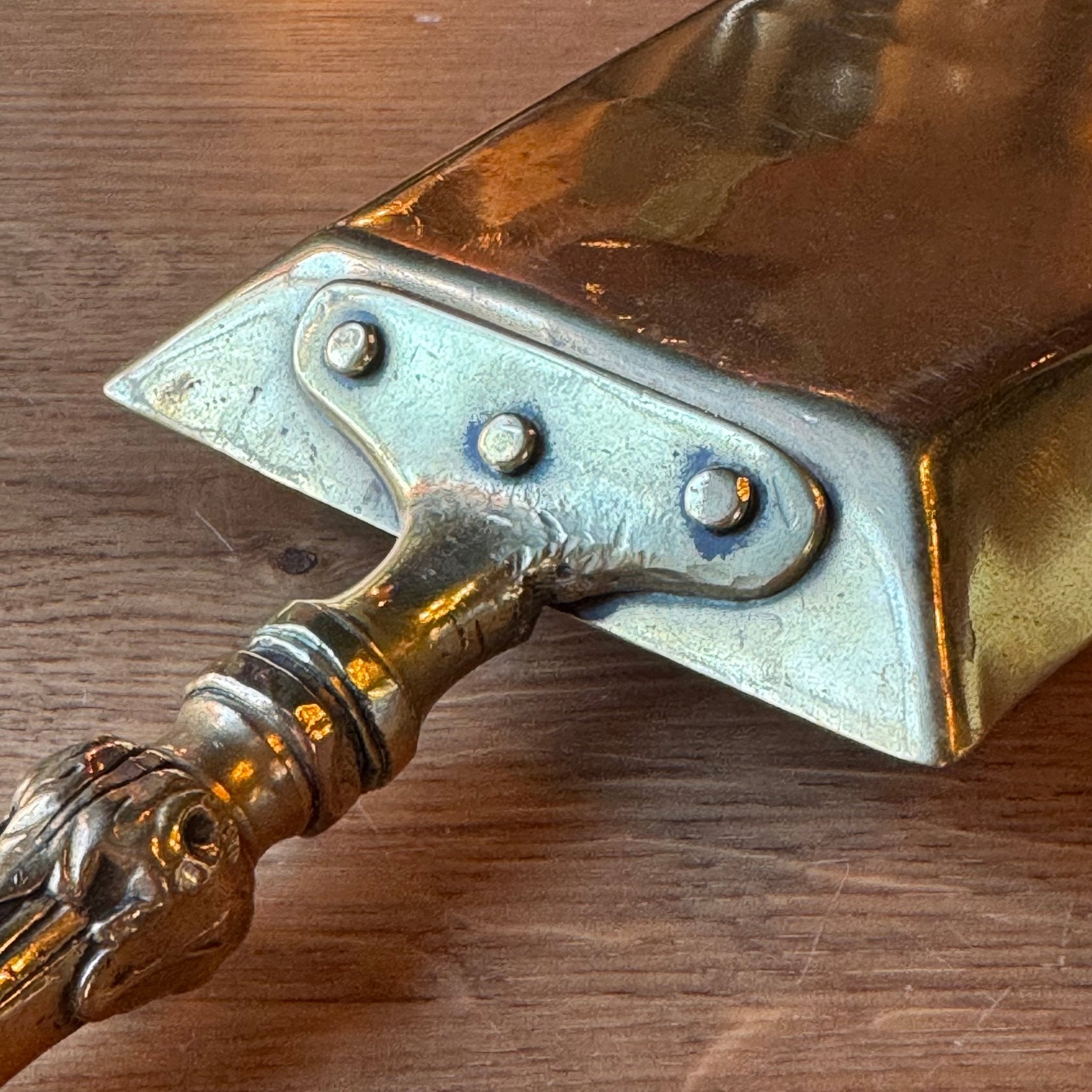 Barok Messing Decoratieve Schep met Massief Handvat - The Collectionist