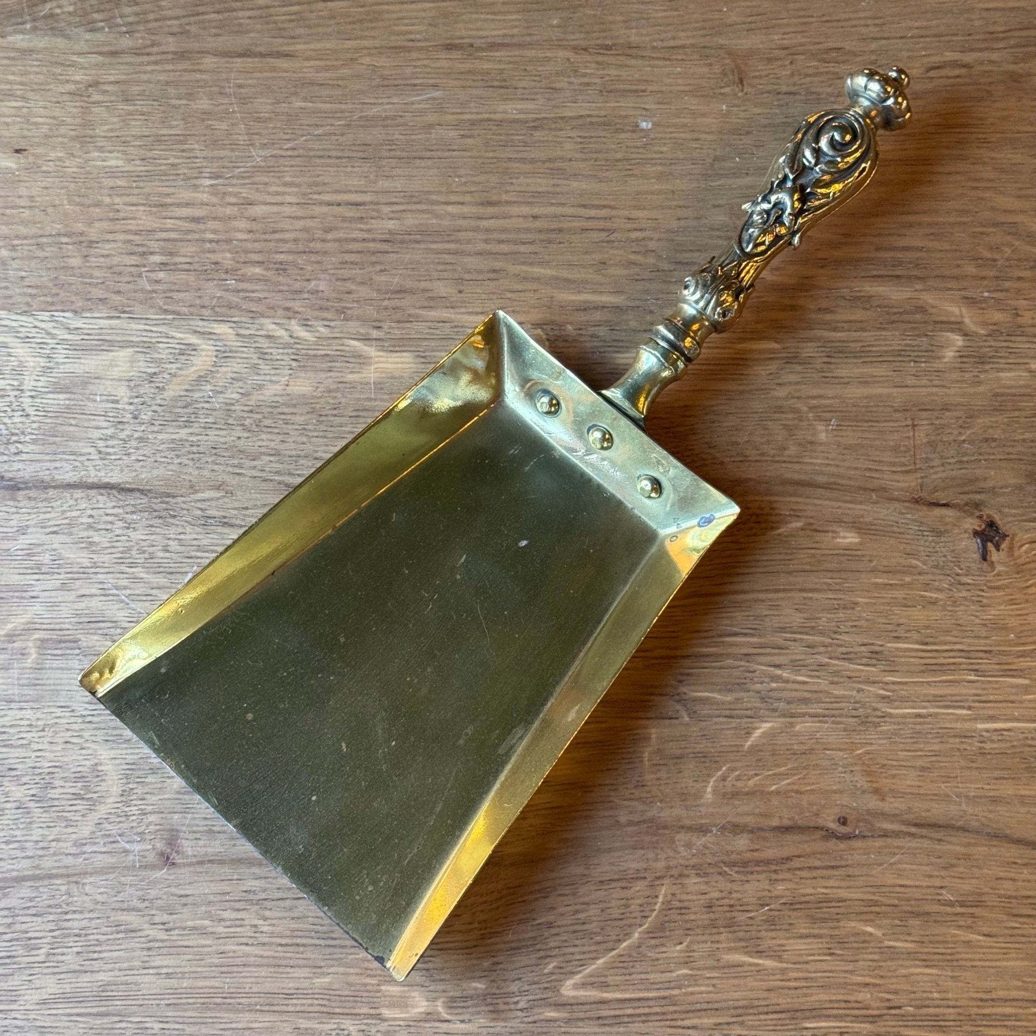 Barok Messing Decoratieve Schep met Massief Handvat - The Collectionist