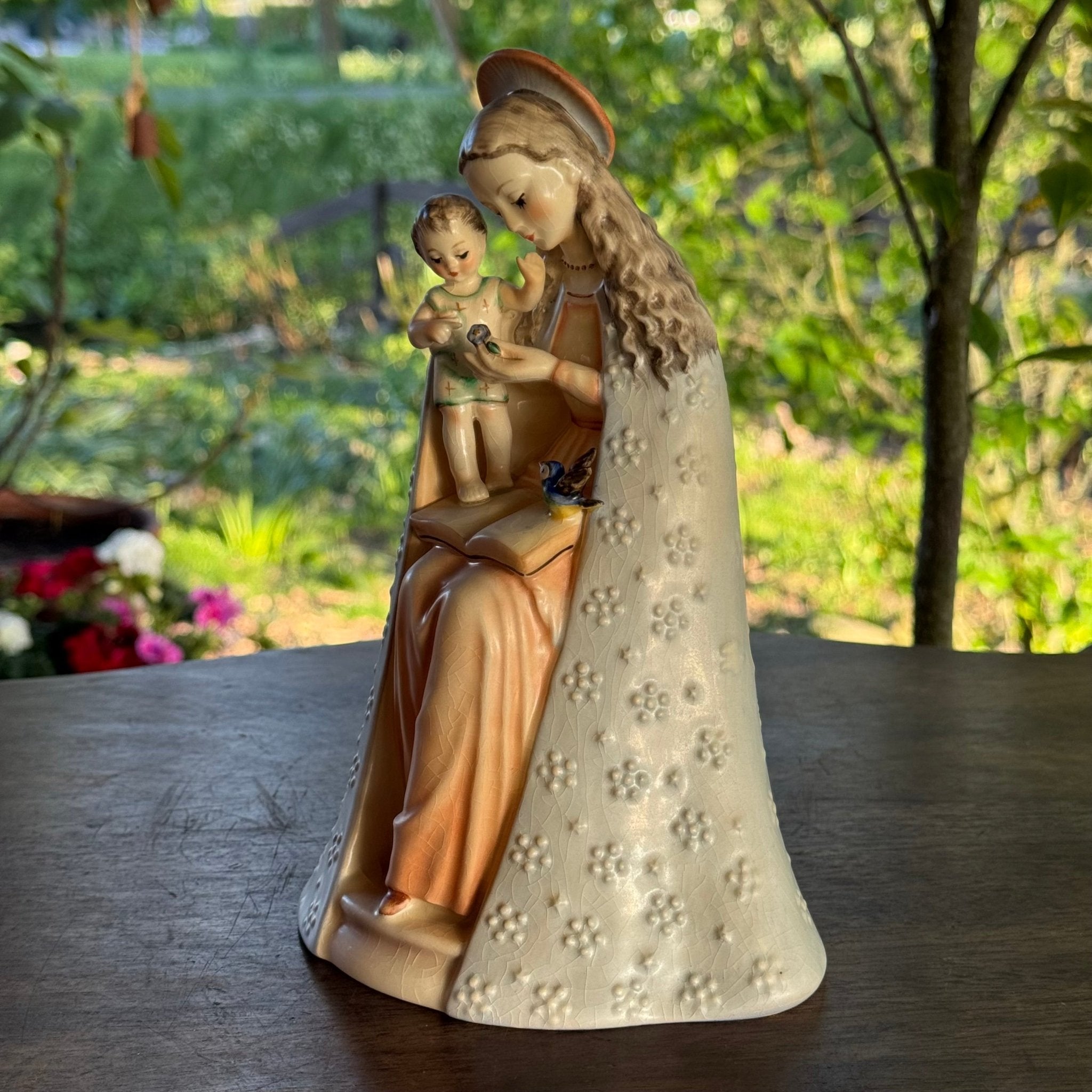 Beeld Heilige Maria met Jezus, Goebel - The Collectionist