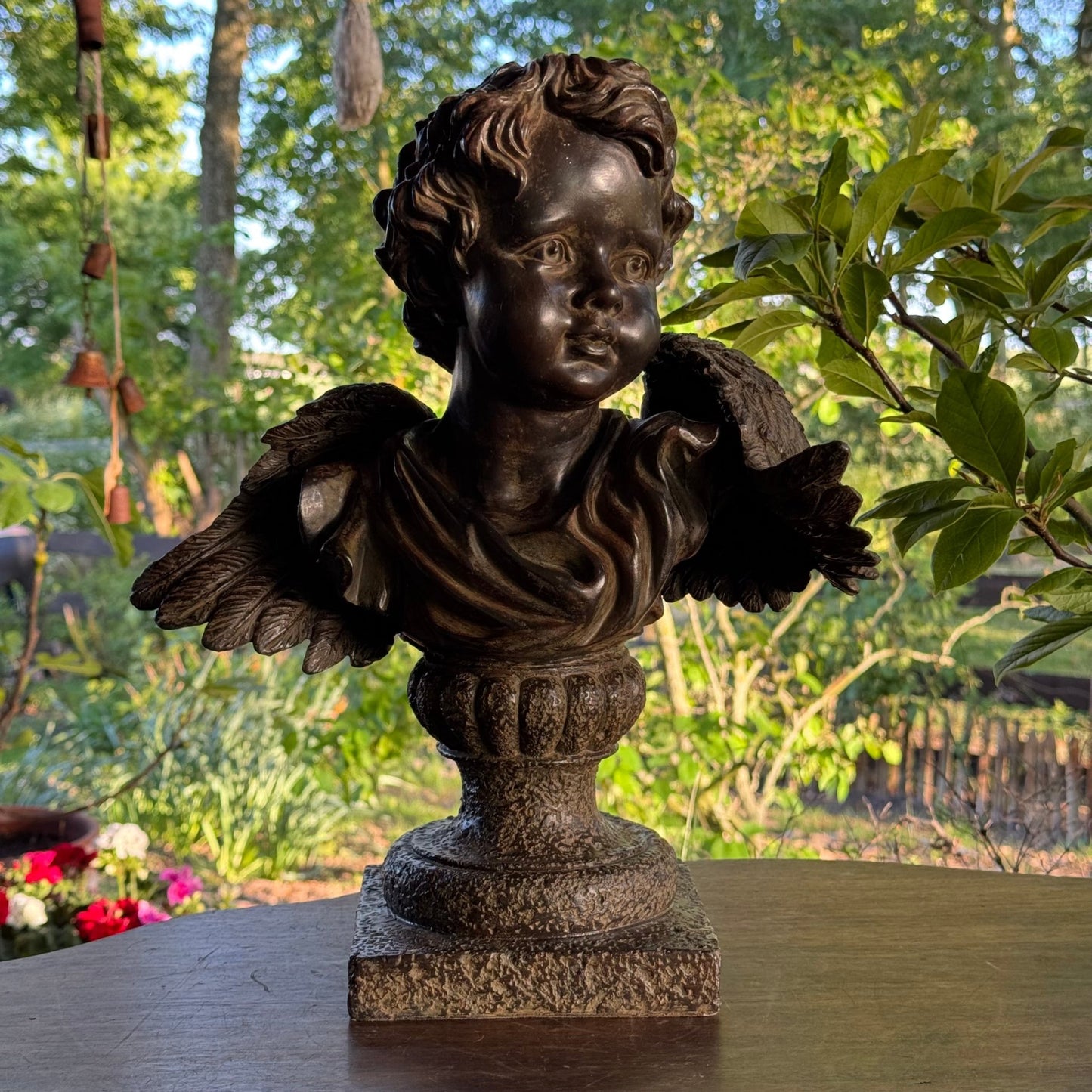 Buste Engel - The Collectionist