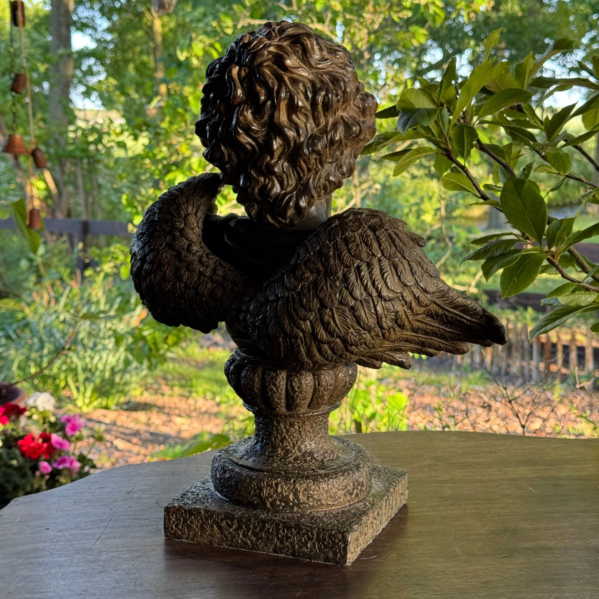 Buste Engel - The Collectionist