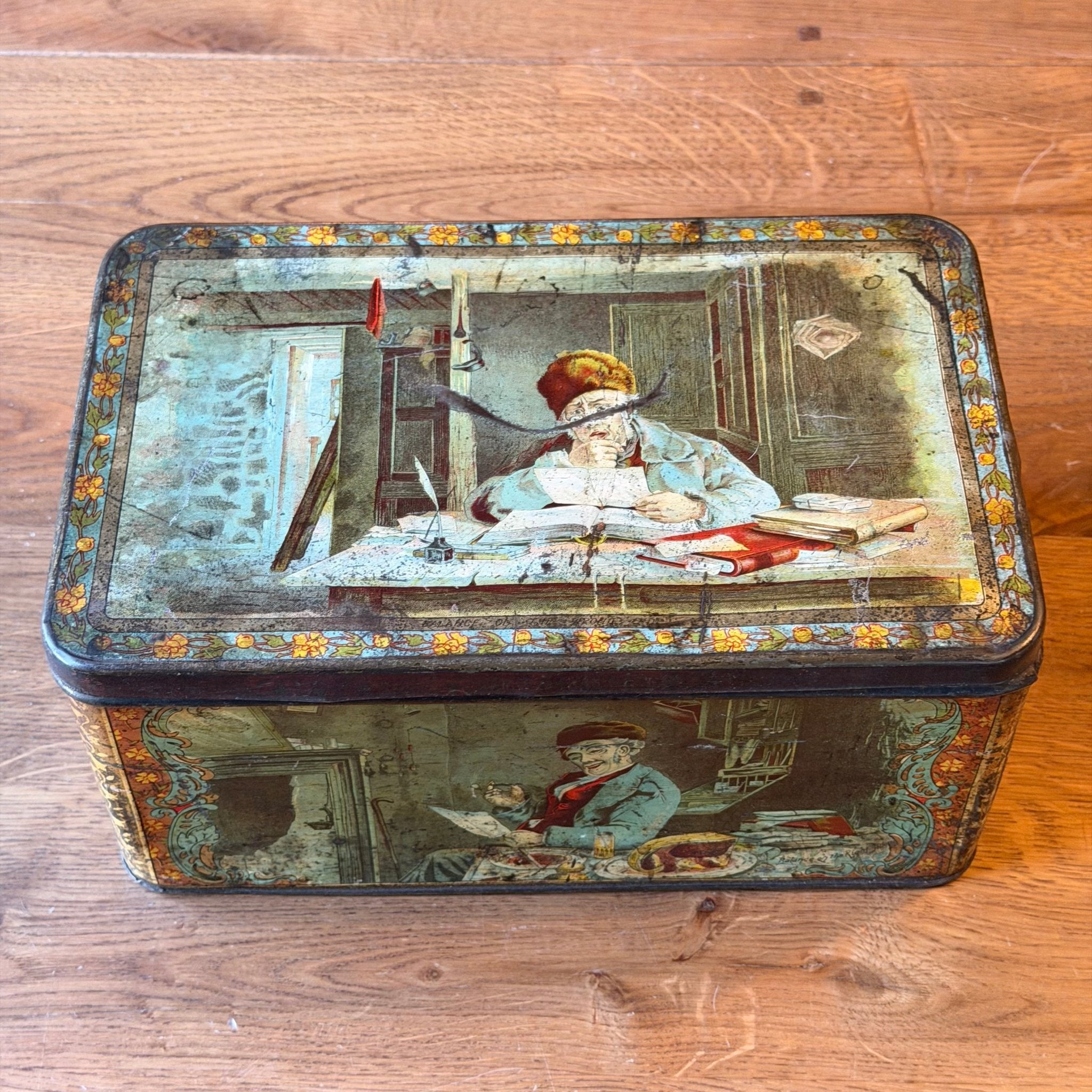 Groot antiek decoratief blik met verhalende illustraties – rechthoekig - The Collectionist