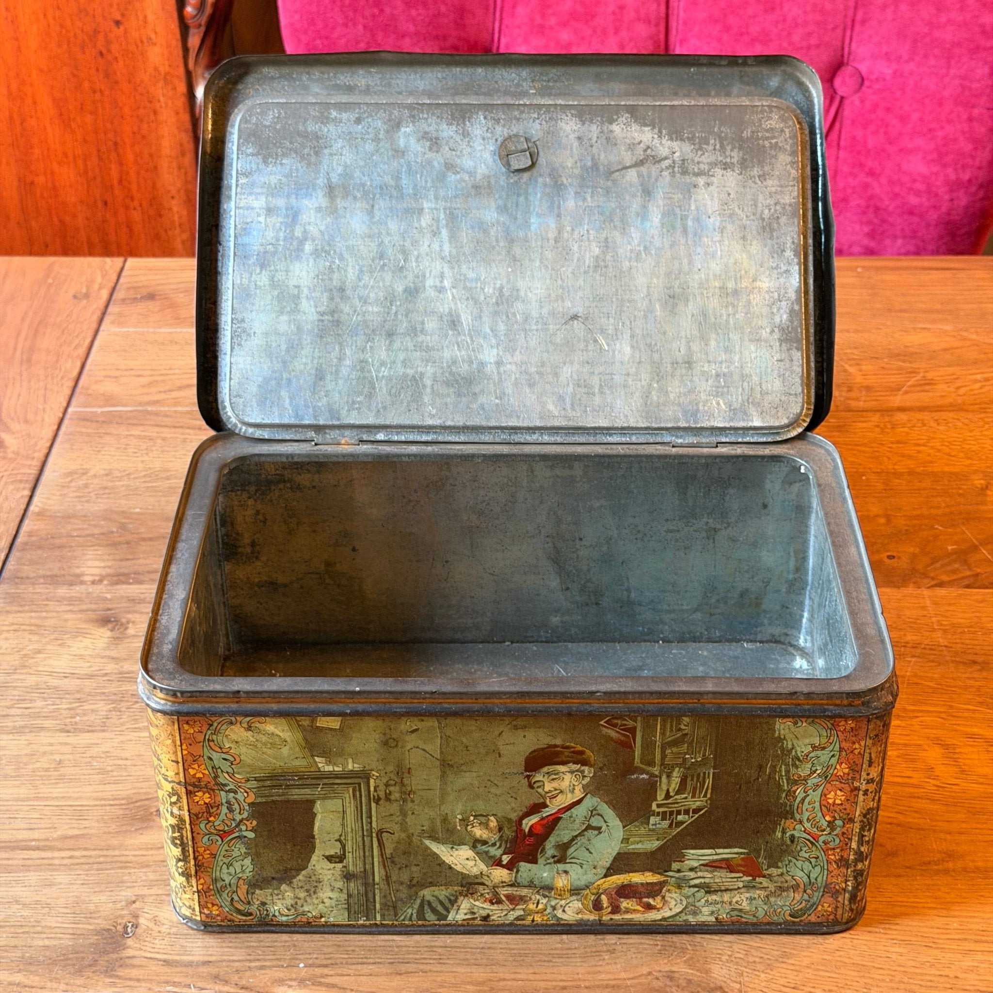 Groot antiek decoratief blik met verhalende illustraties – rechthoekig - The Collectionist