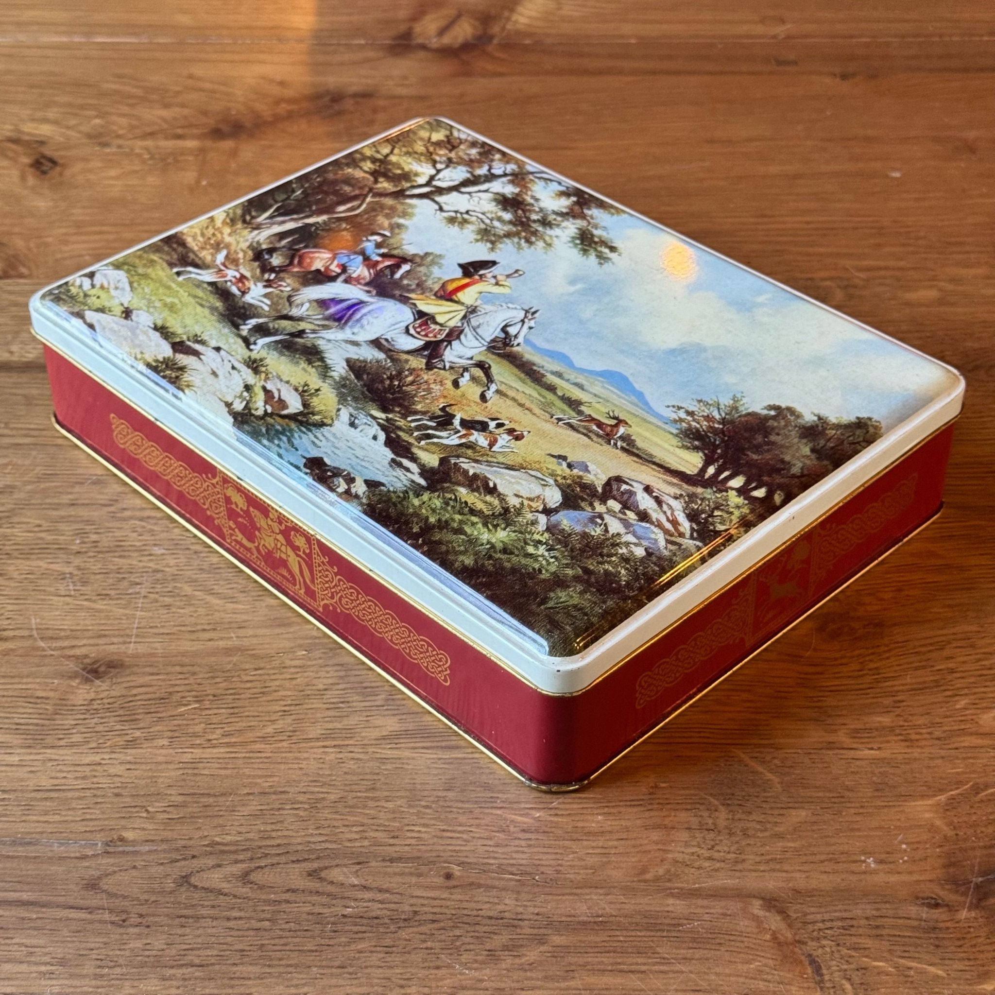 Groot Engels jachttafereel - blik in rood en goud, Great Britain - The Collectionist