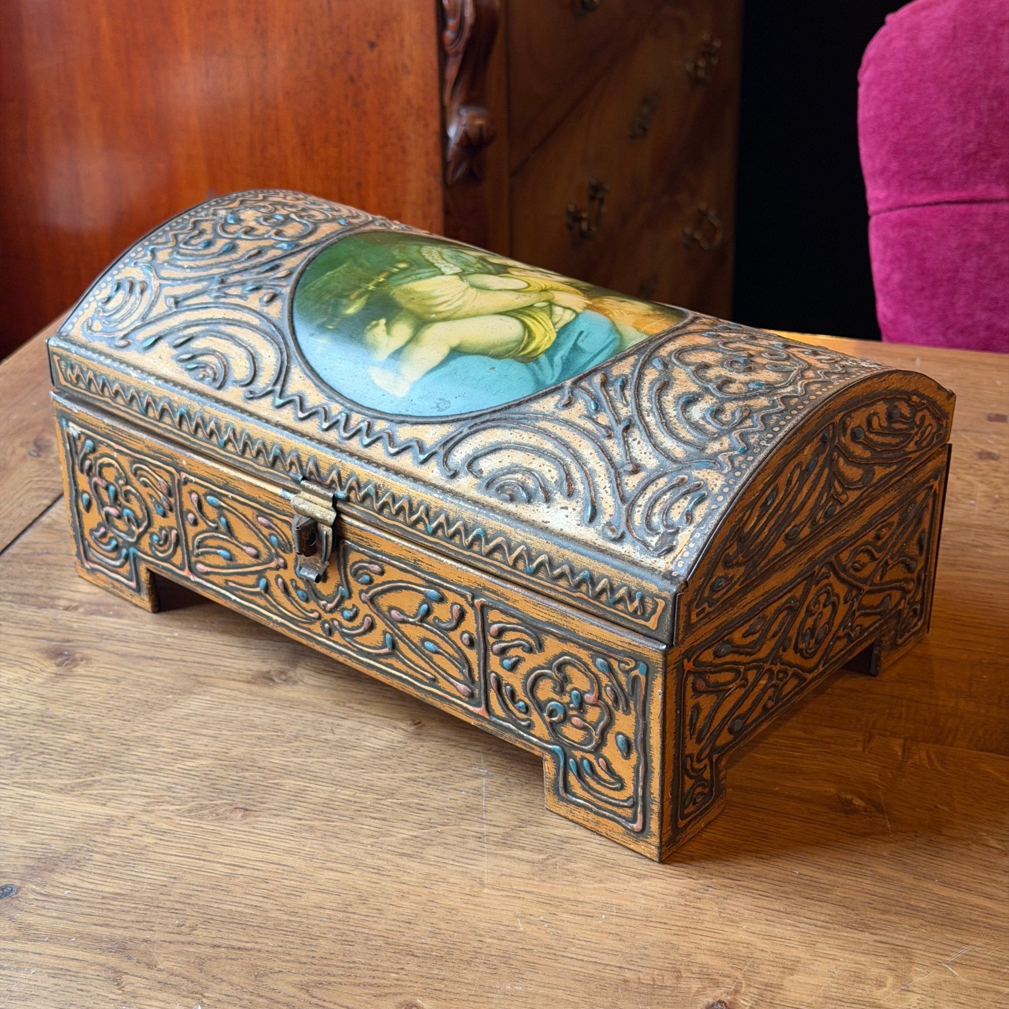 Groot reliëf blik met religieuze afbeelding – Madonna met kind - The Collectionist