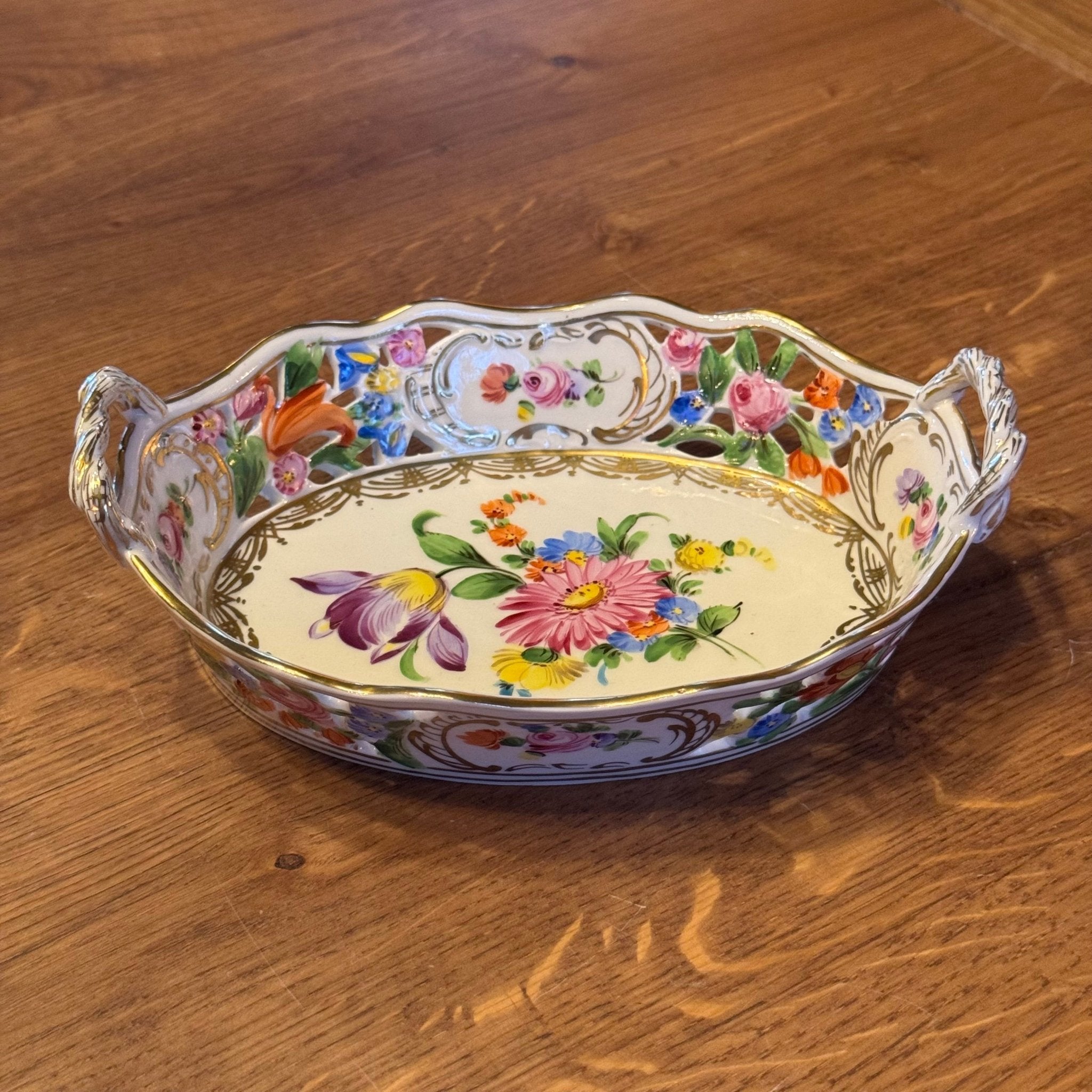 Handbeschilderde Dresden Porseleinen Schaal – Opengewerkt & Verguld – 17 cm - The Collectionist