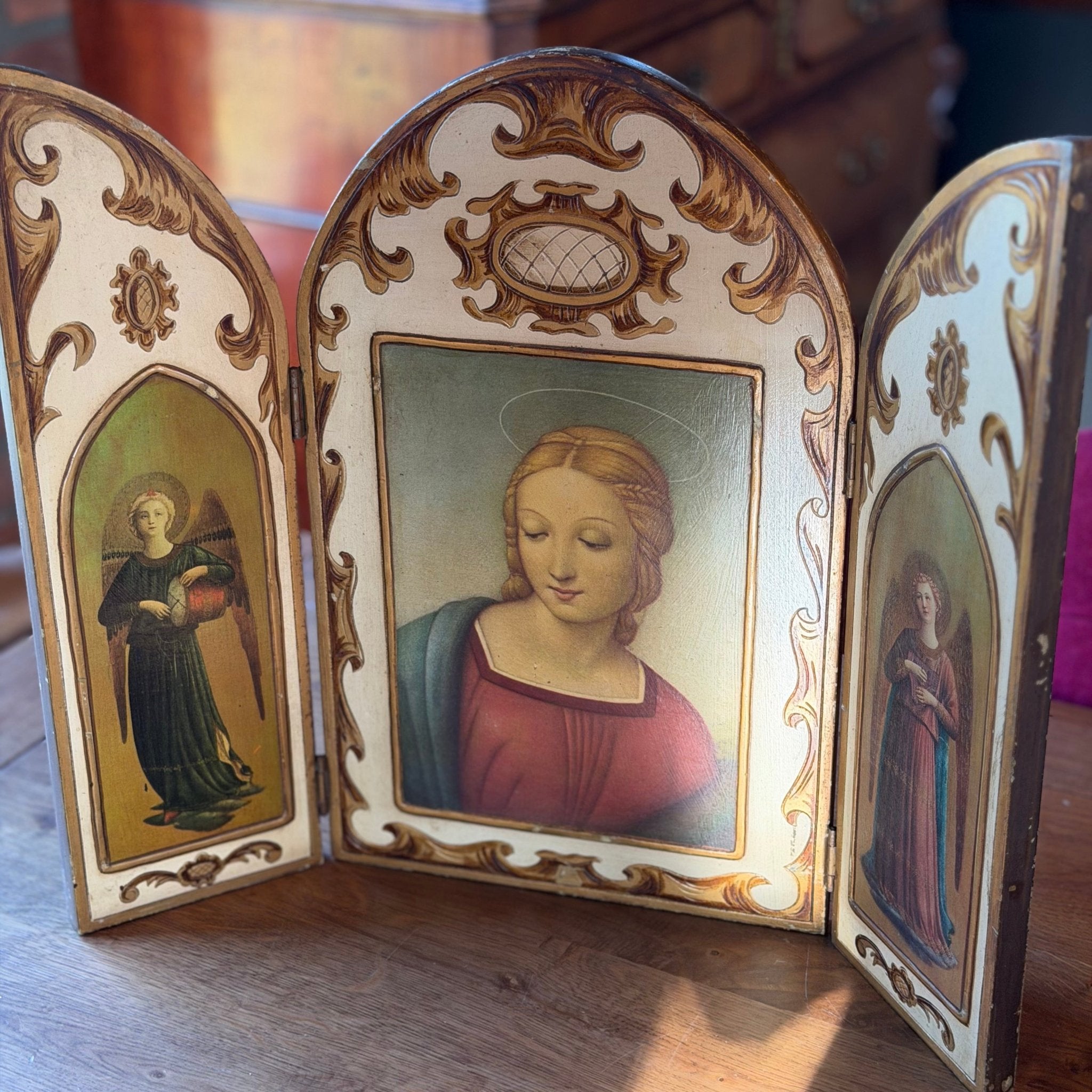 Houten Drieluik met Madonna en Engelen – Vintage Triptiek met Goudaccenten - The Collectionist
