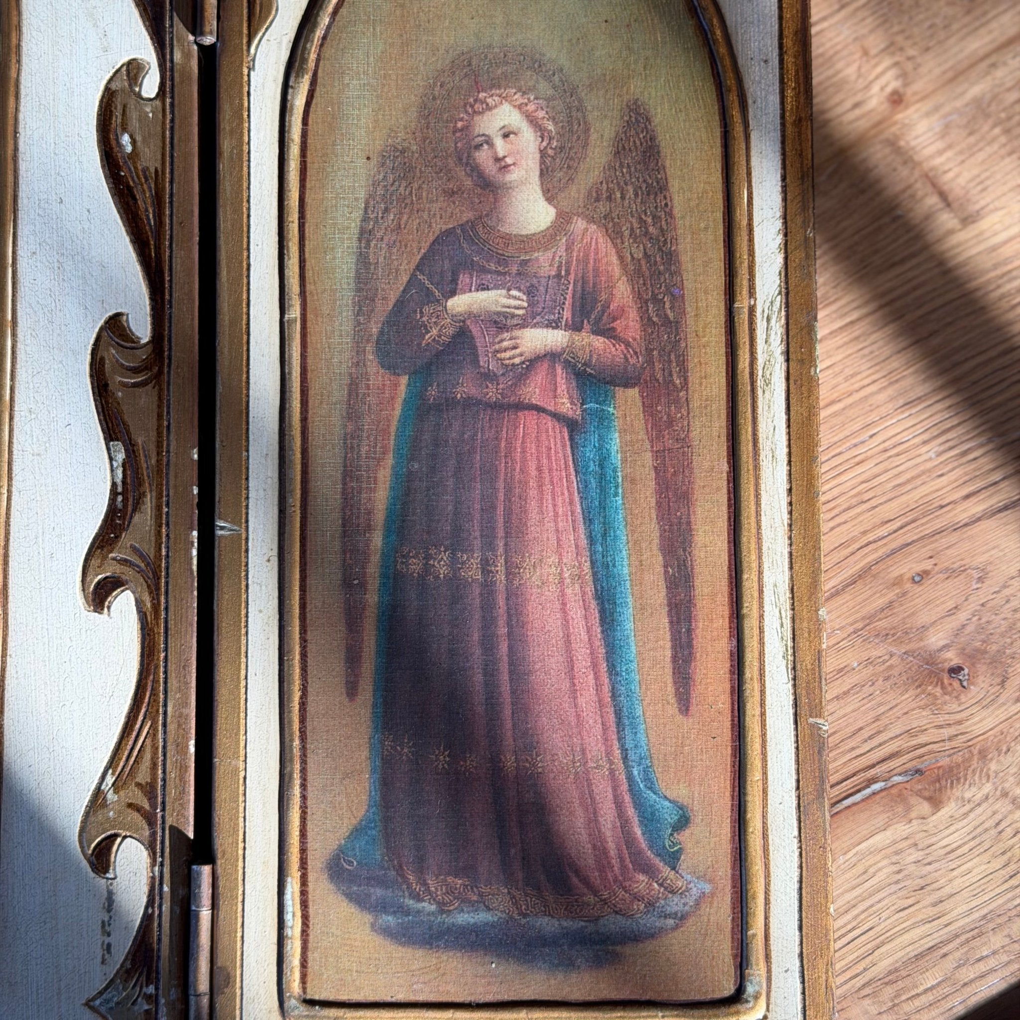 Houten Drieluik met Madonna en Engelen – Vintage Triptiek met Goudaccenten - The Collectionist