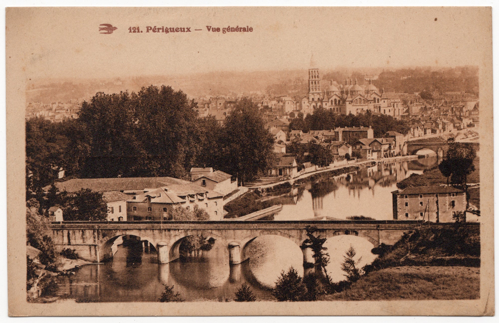 Ansichtkaart sepiapanorama Périgueux, boogbrug Isle en Cathédrale Saint-Front, Dordogne, ca. 1910-1920
