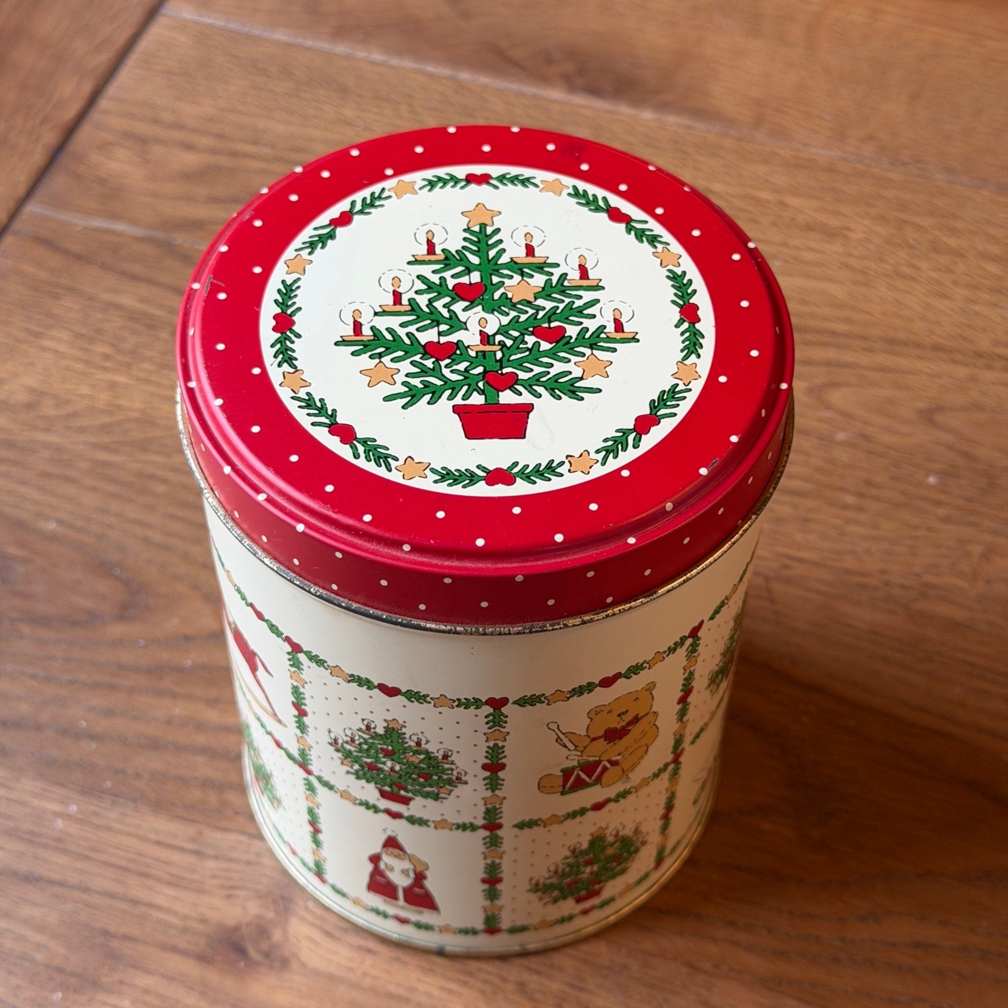 Kerstblik met kerstboom, beer en kerstfiguren - The Collectionist