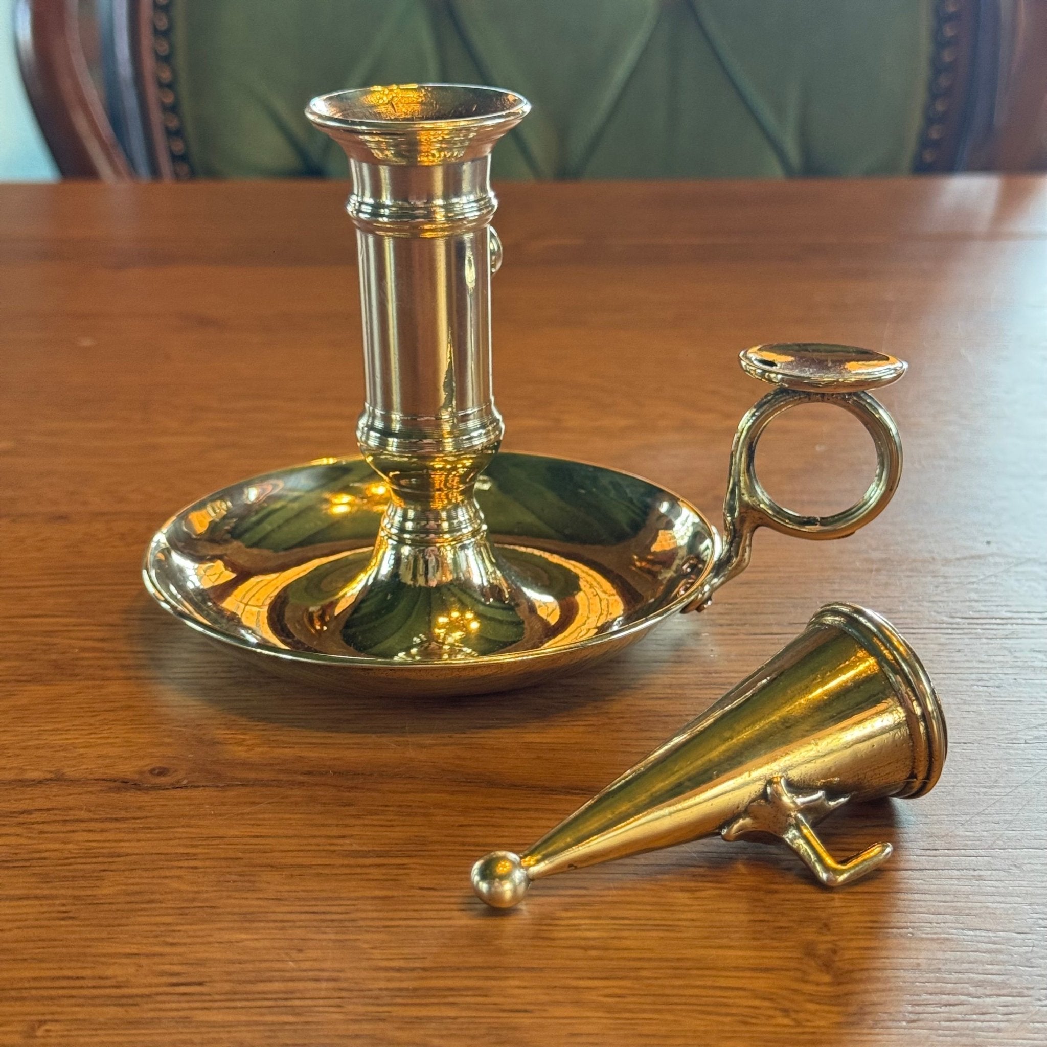 Koperen Kandelaar Met Dover - The Collectionist