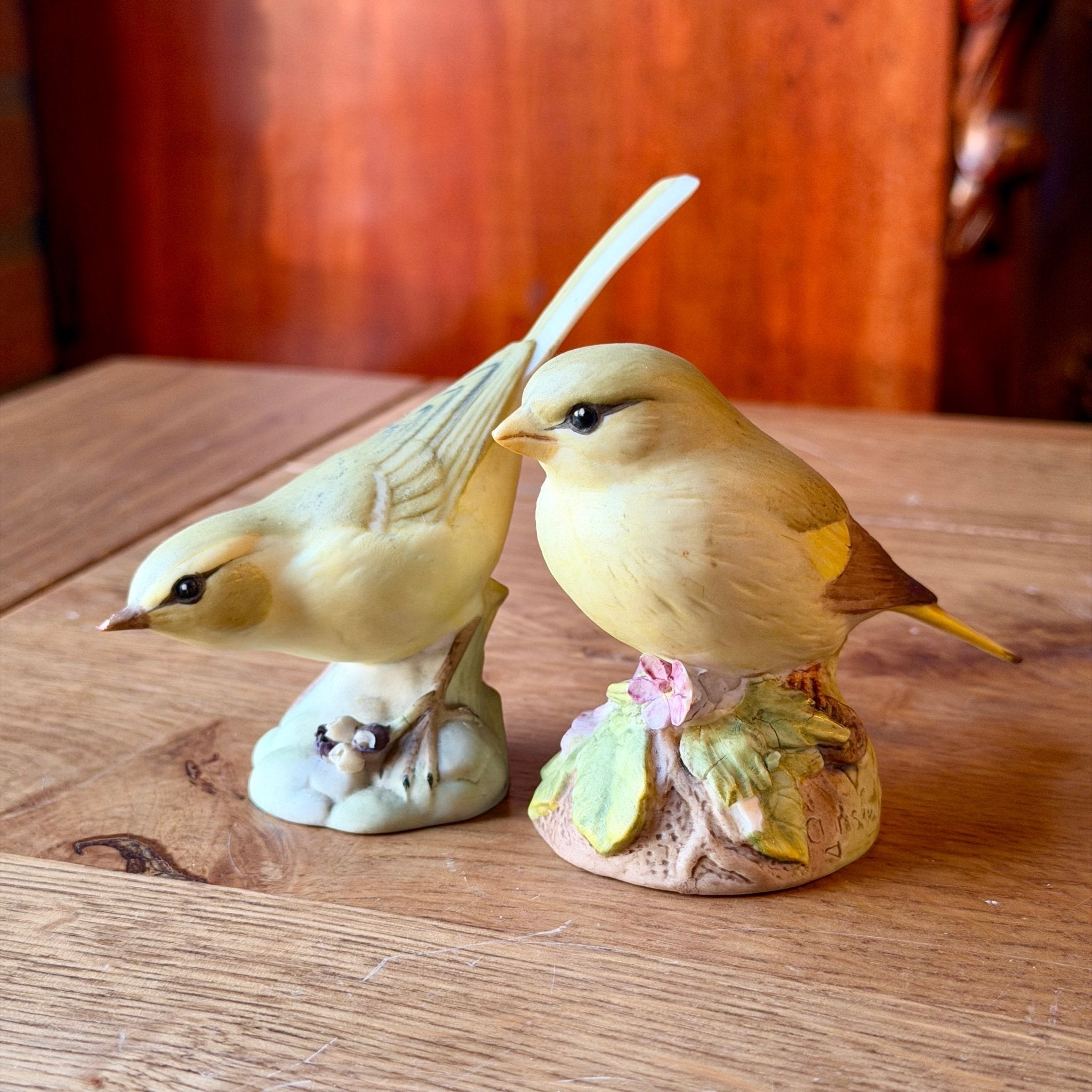 Set van 2 Aynsley Wild Bird Series Beeldjes – Green Finch & Yellow Wagtail – Engeland - The Collectionist