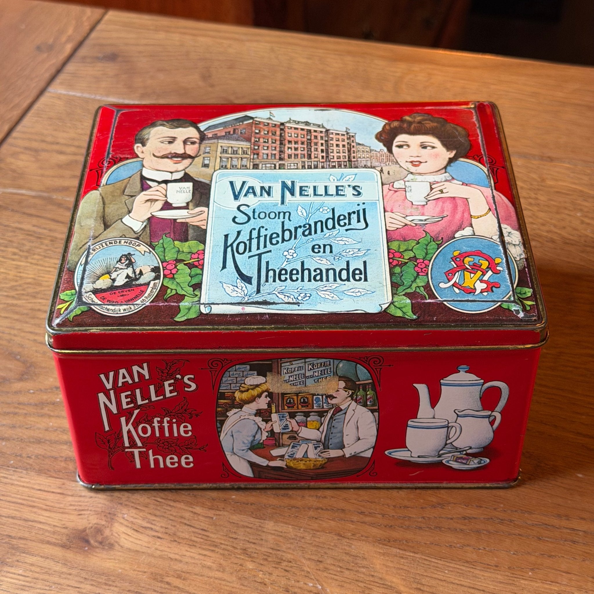 Van Nelle’s koffie en thee blik met klassieke illustraties - The Collectionist