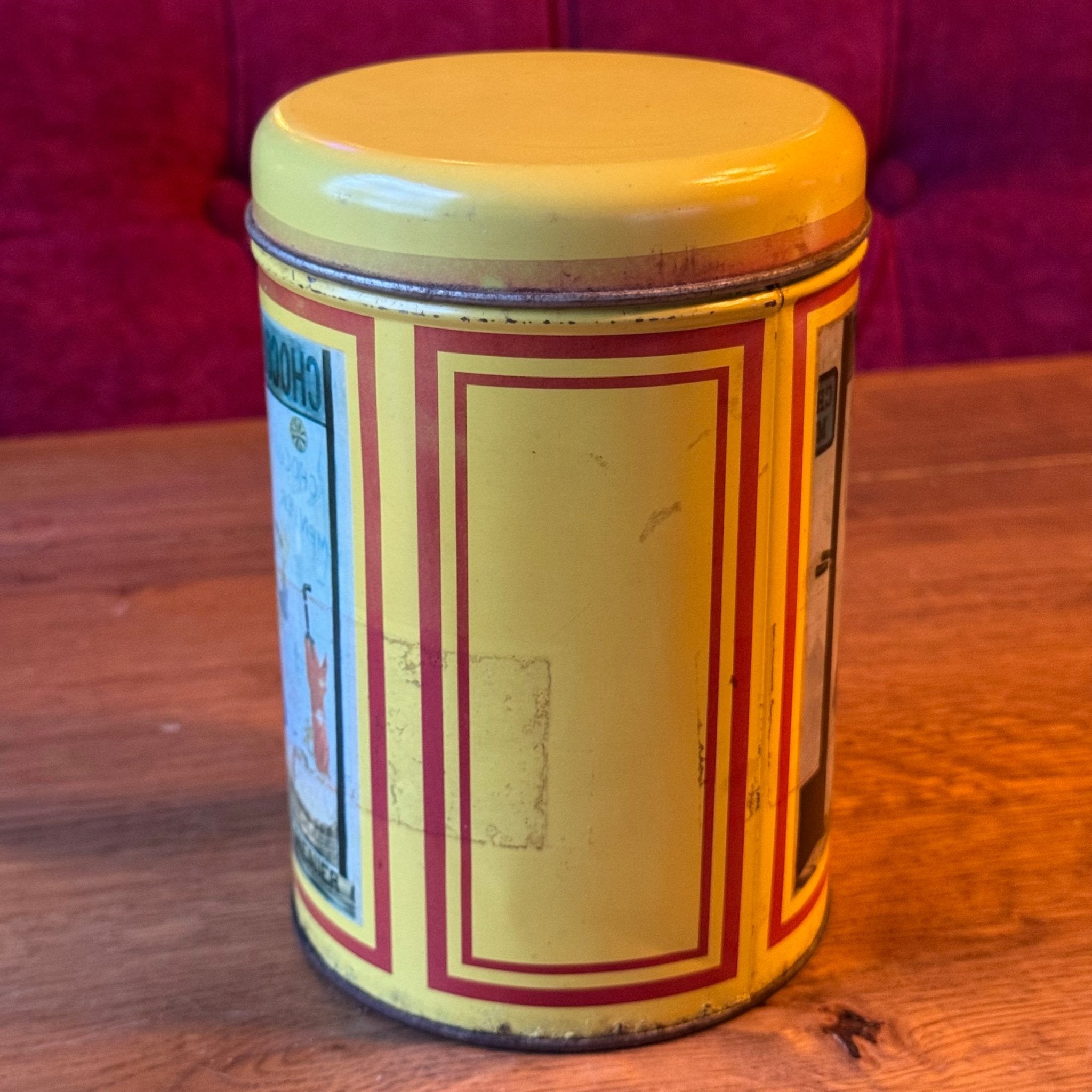 Vintage Blik Chocolat Menier - Geel - Firmin Bouisset Meisje - The Collectionist