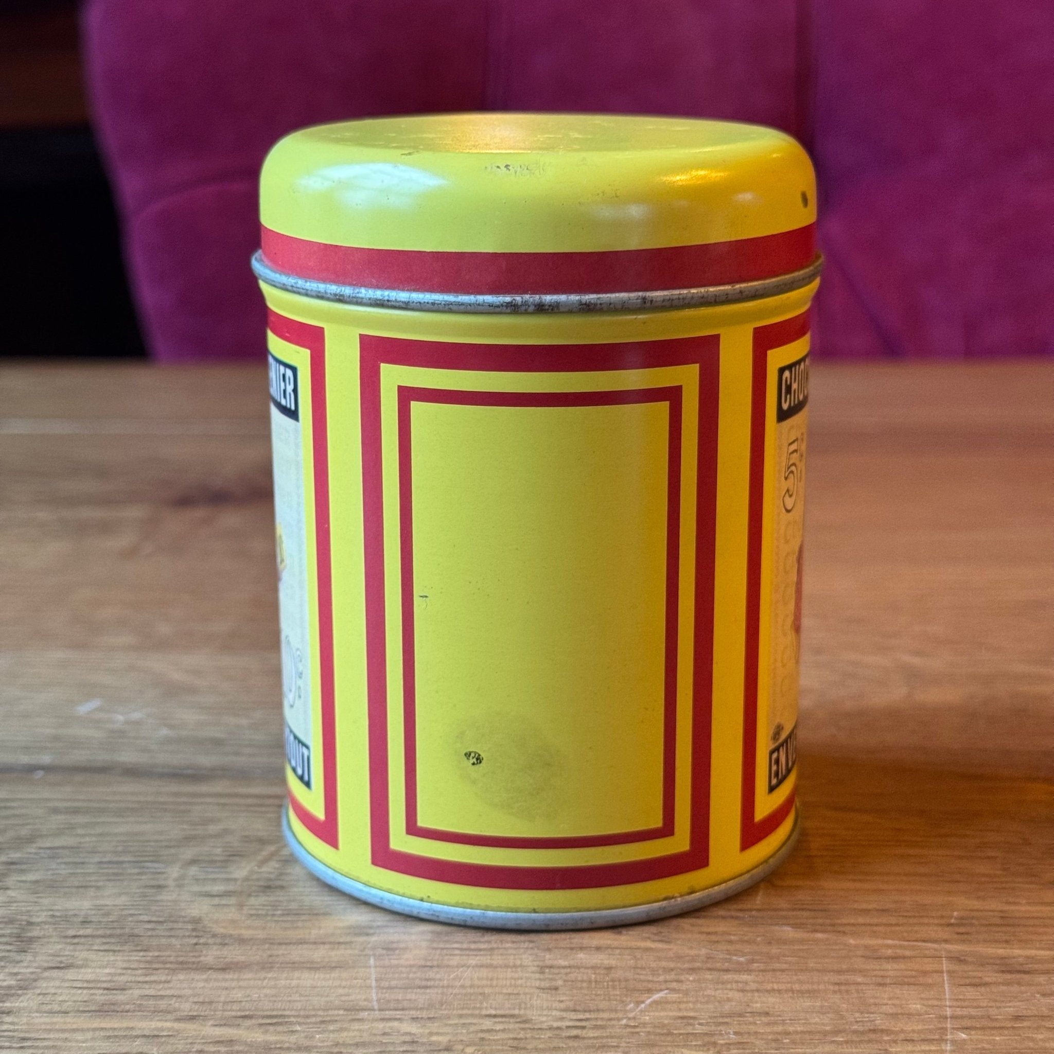 Vintage Blik Chocolat Menier - Geel - Firmin Bouisset Meisje - The Collectionist