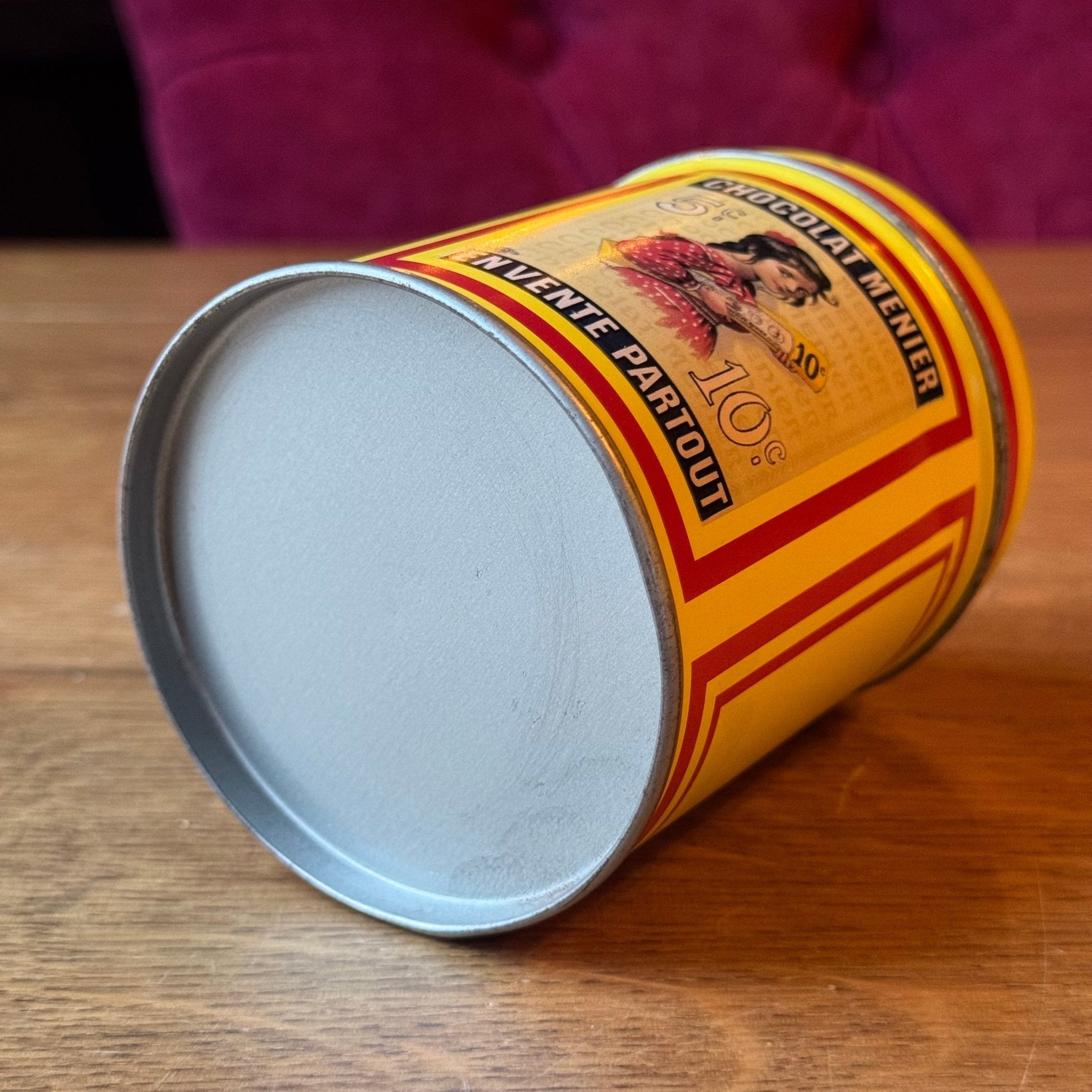 Vintage Blik Chocolat Menier - Geel - Firmin Bouisset Meisje - The Collectionist