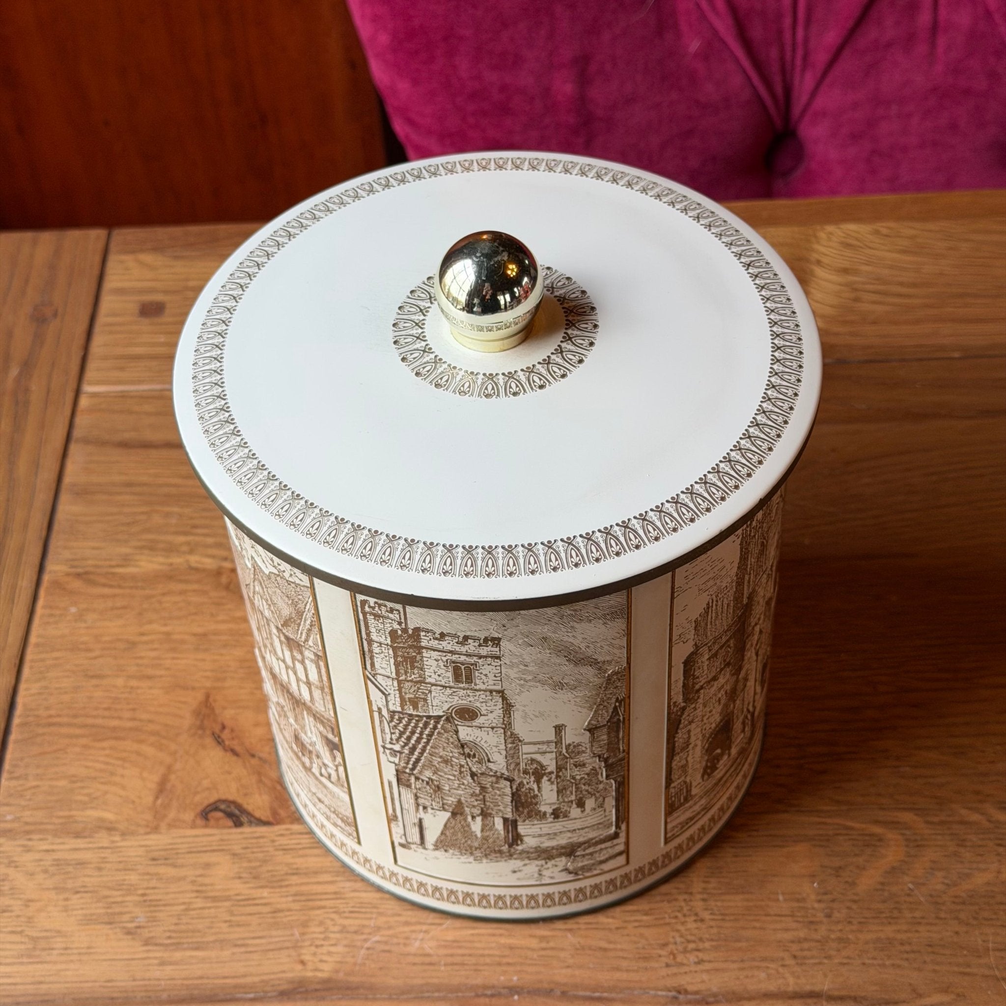 Vintage Engels Biscuit Barrel – Rond Koekblik met Vochtabsorberend Deksel - The Collectionist