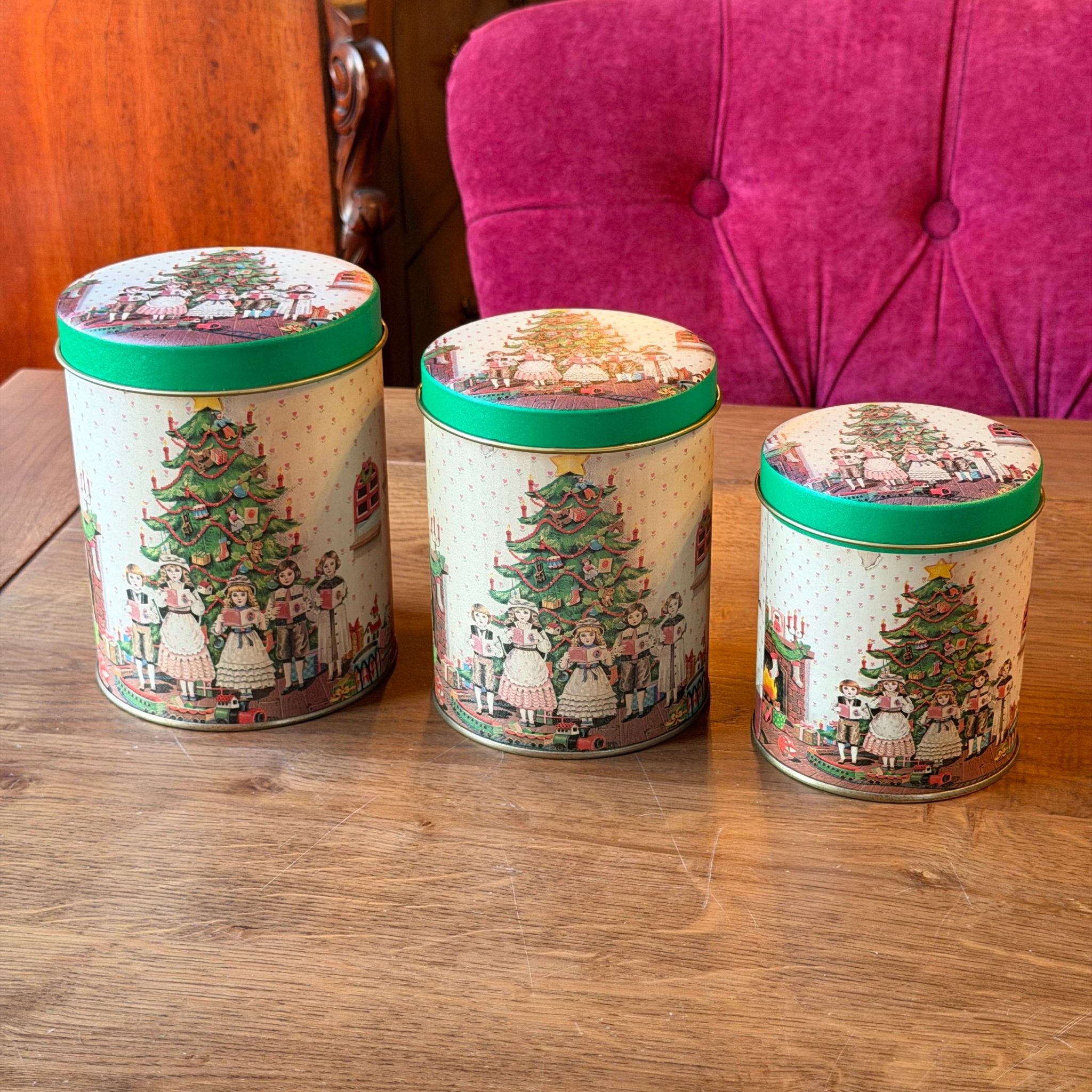 Vintage Kerstblikken Set van 3 – Kinderen bij de Kerstboom – Jaren 80/90 - The Collectionist